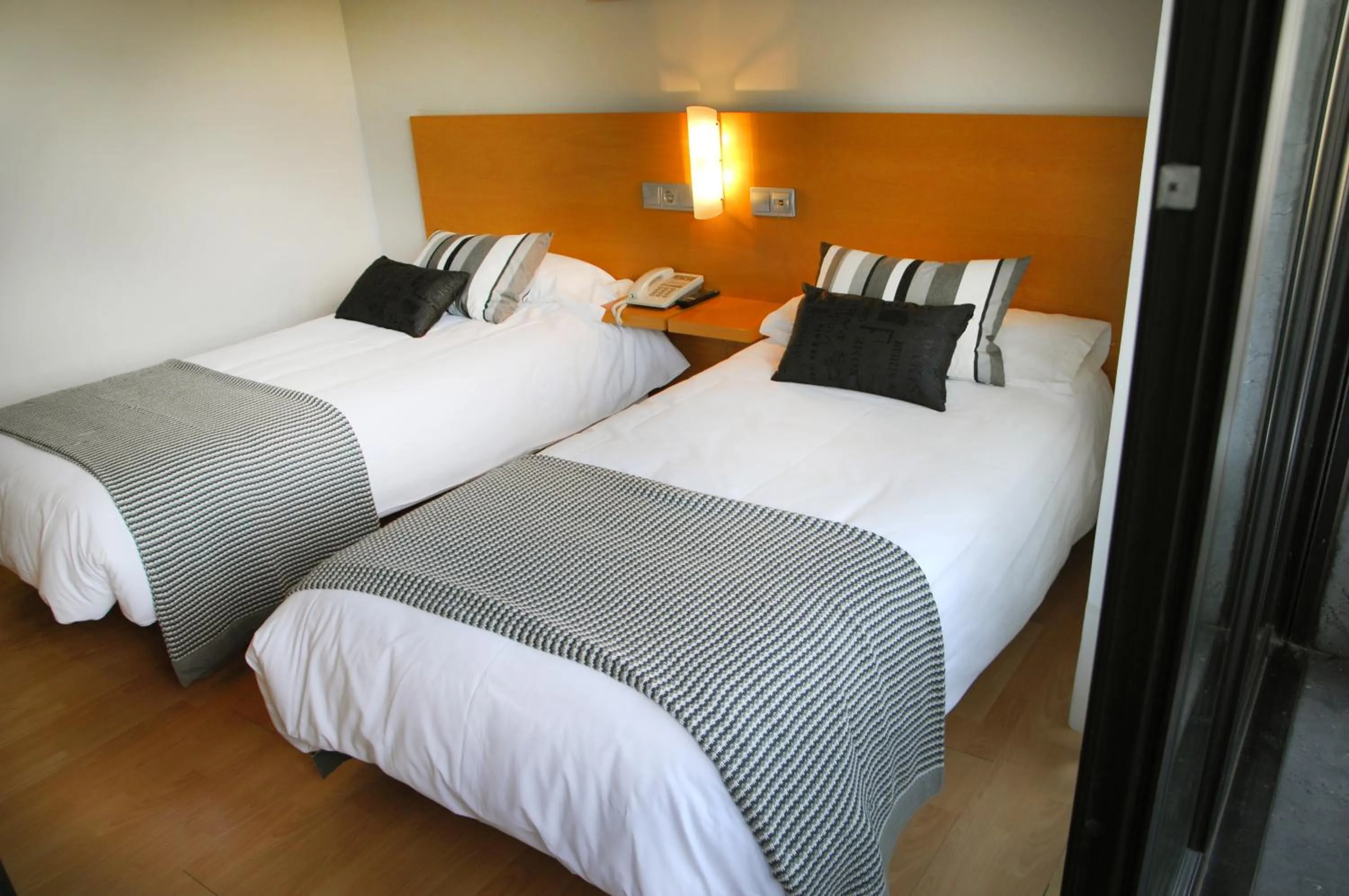 Bed in Hotel Txintxua