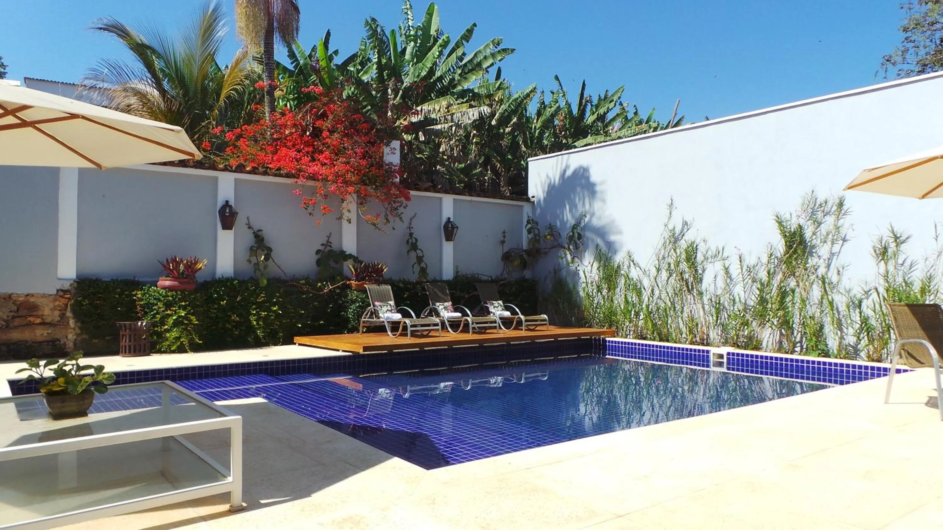 Swimming pool in Pousada Villa Magnolia