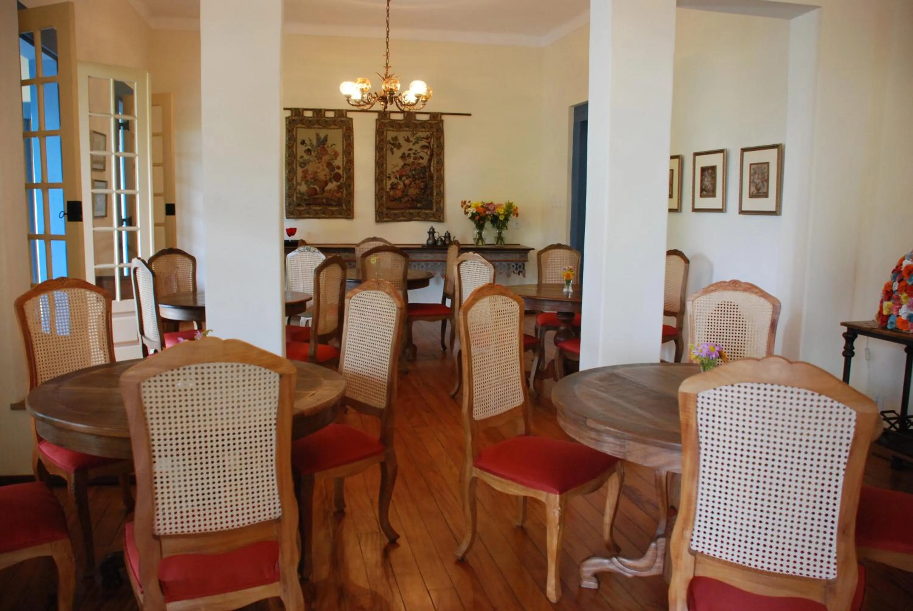 Dining area in Pousada Villa Magnolia