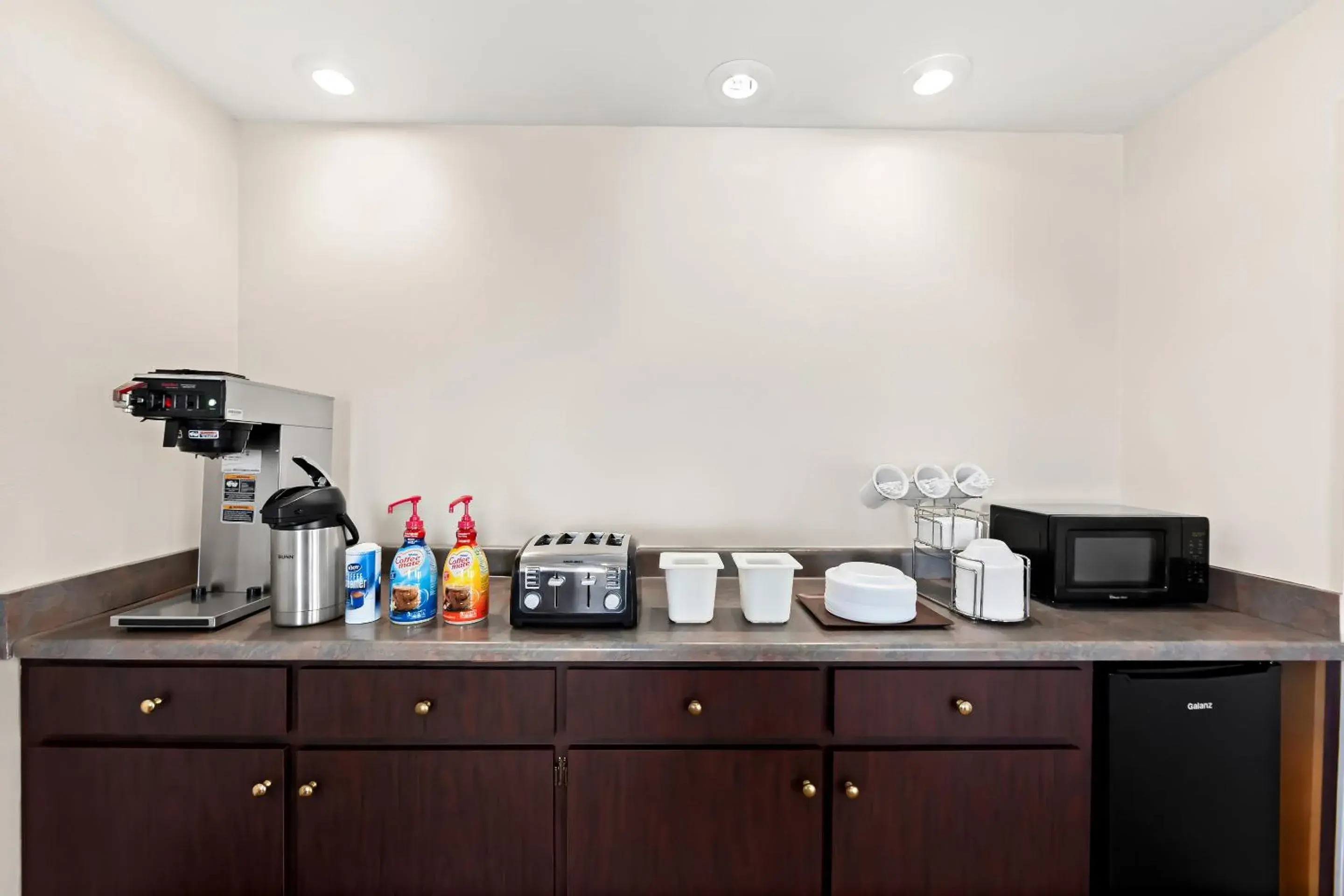 Breakfast in Red Roof Inn Muscle Shoals Breakfast in Red Roof Inn Muscle Shoals