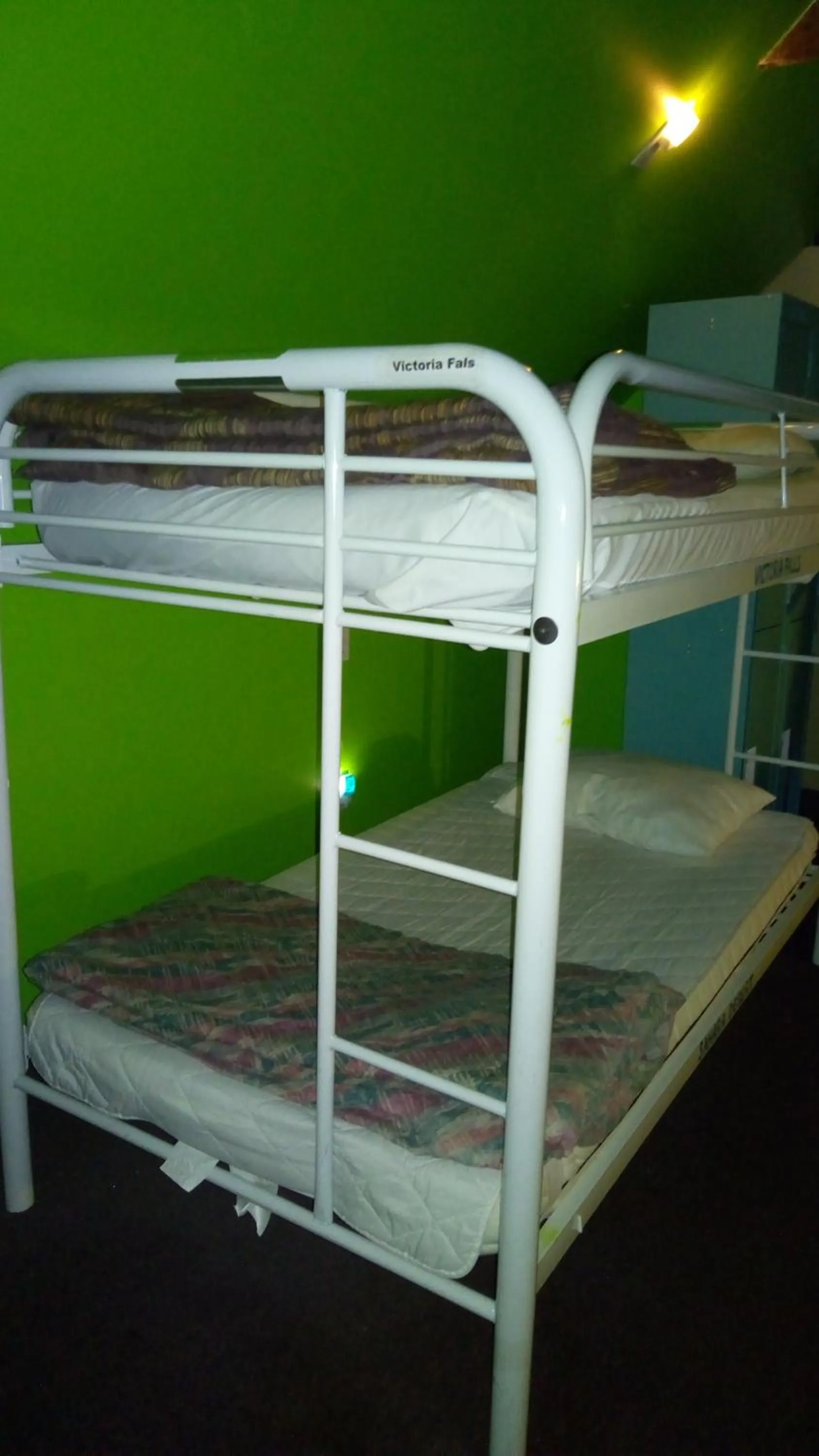 bunk bed, Bed in Ottawa Backpackers Inn