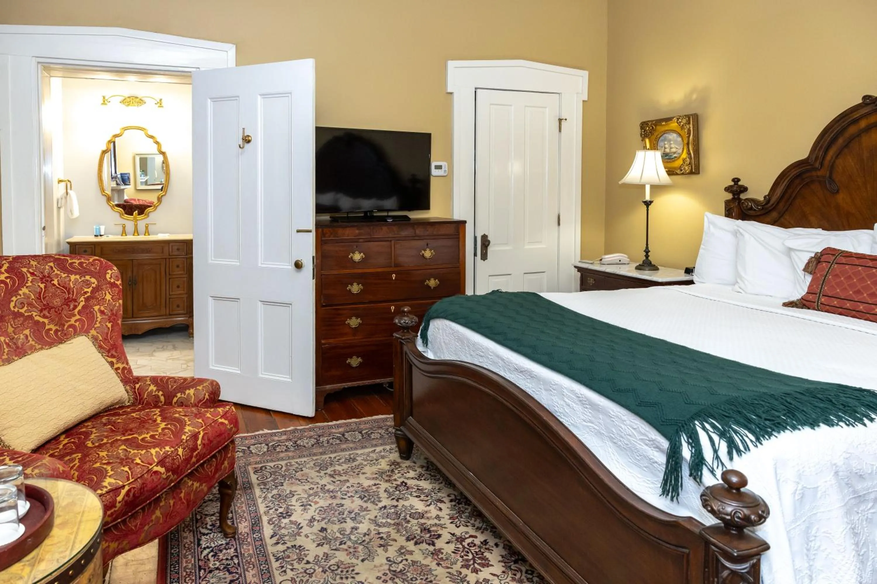 Bedroom, Bed in Eliza Thompson House, Historic Inns of Savannah Collection