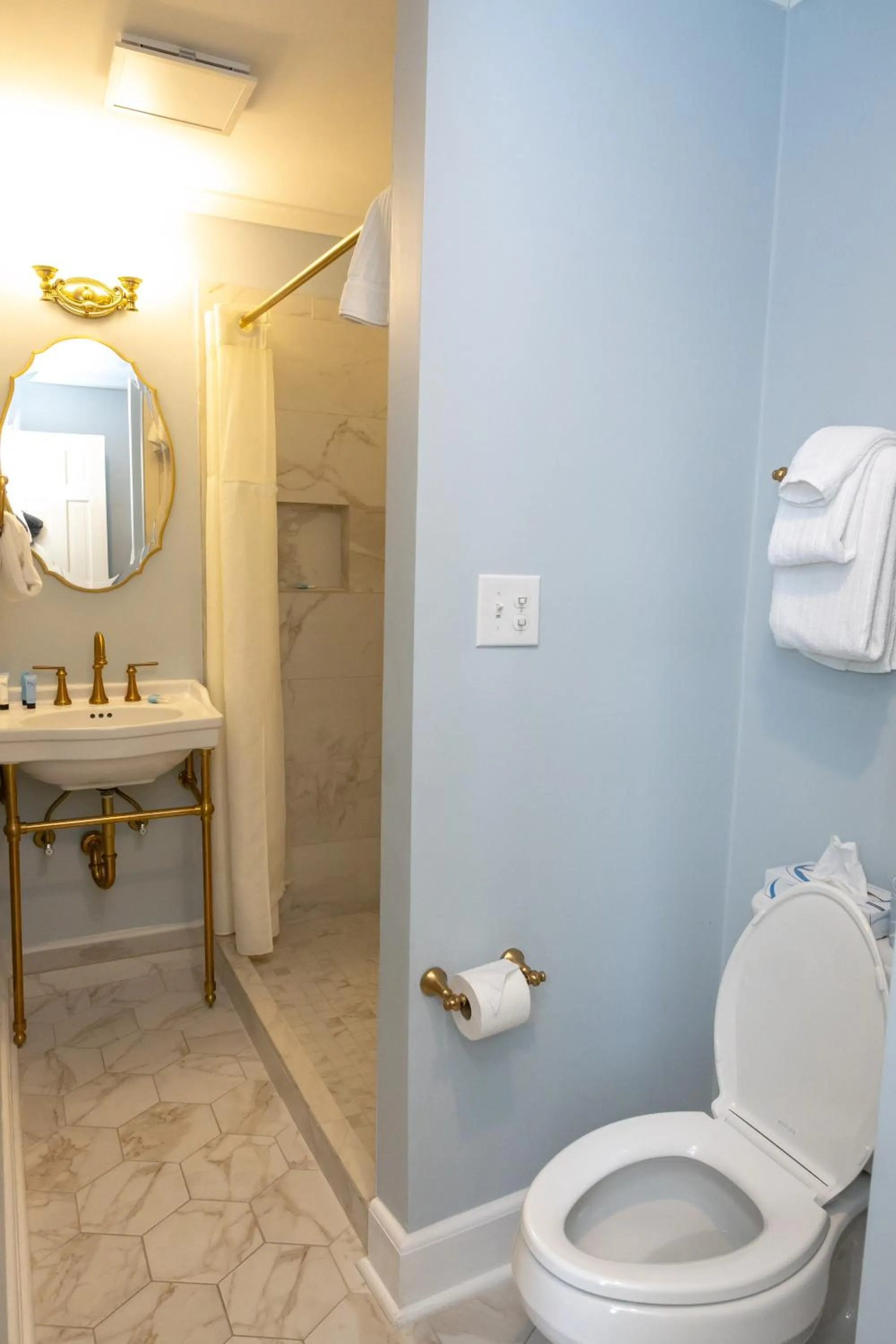 Bathroom in Eliza Thompson House, Historic Inns of Savannah Collection