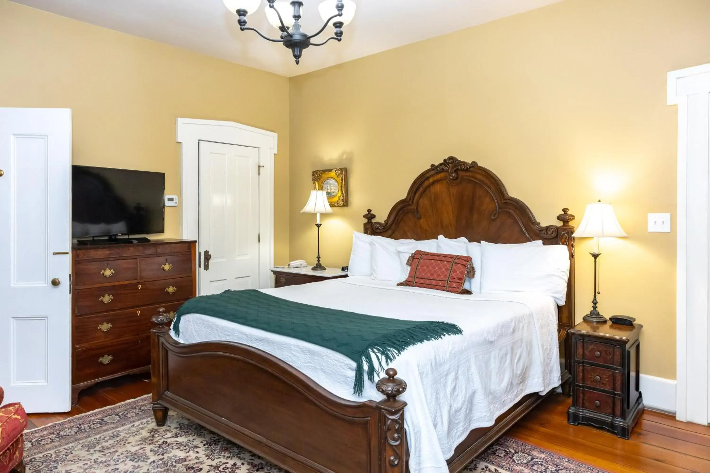 Bedroom in Eliza Thompson House, Historic Inns of Savannah Collection Bedroom in Eliza Thompson House, Historic Inns of Savannah Collection