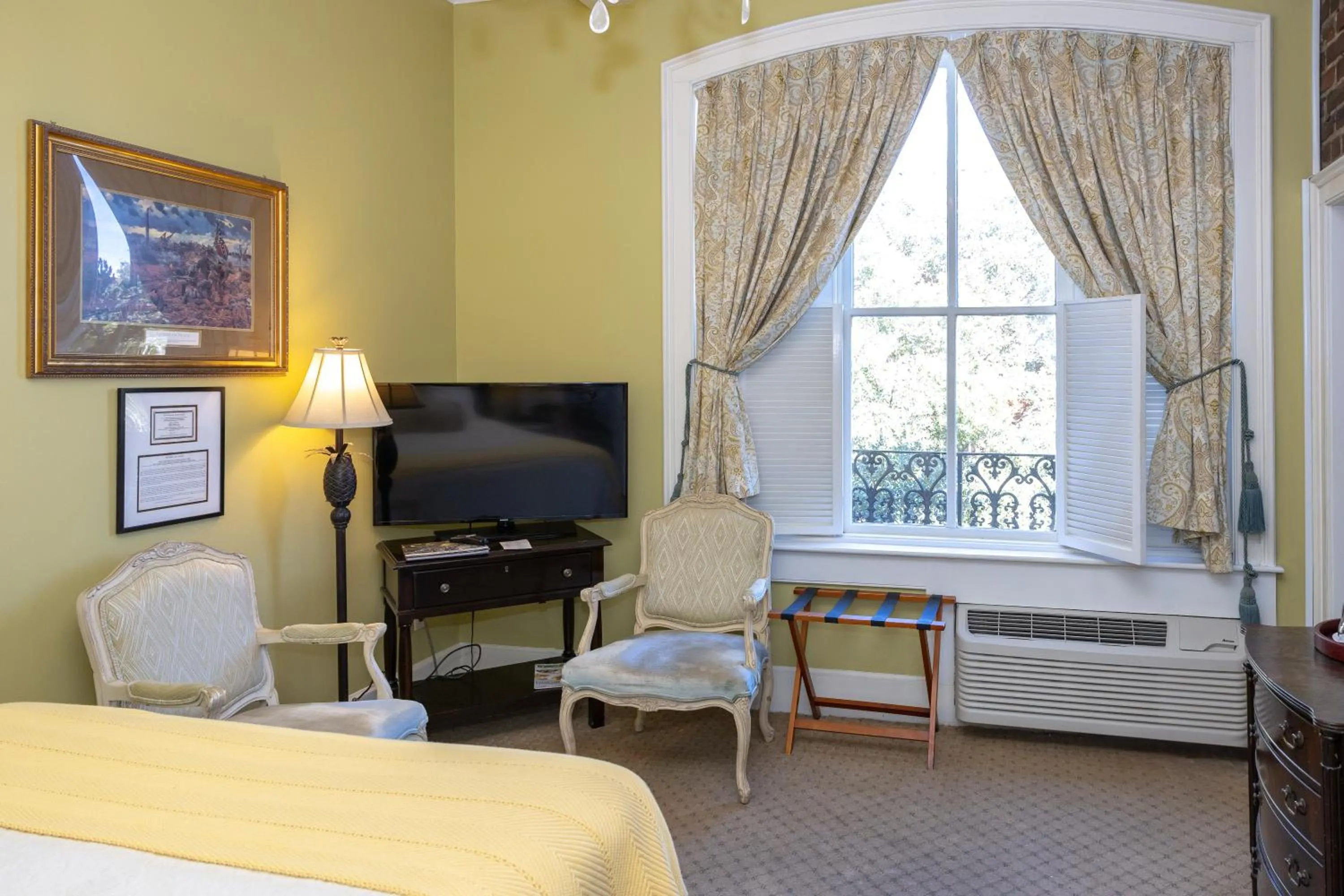 Bedroom, Bed in Eliza Thompson House, Historic Inns of Savannah Collection
