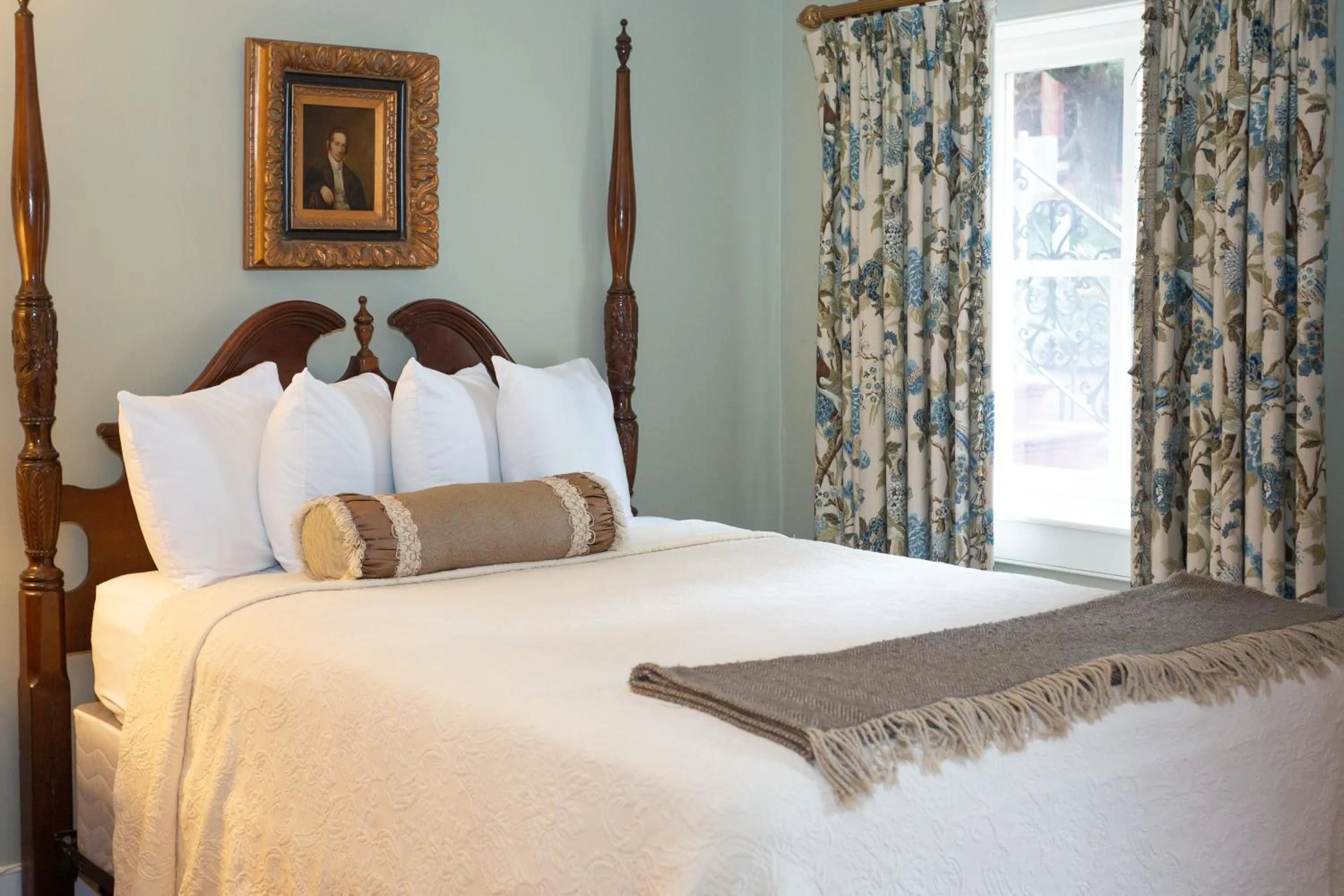 Bedroom, Bed in Eliza Thompson House, Historic Inns of Savannah Collection