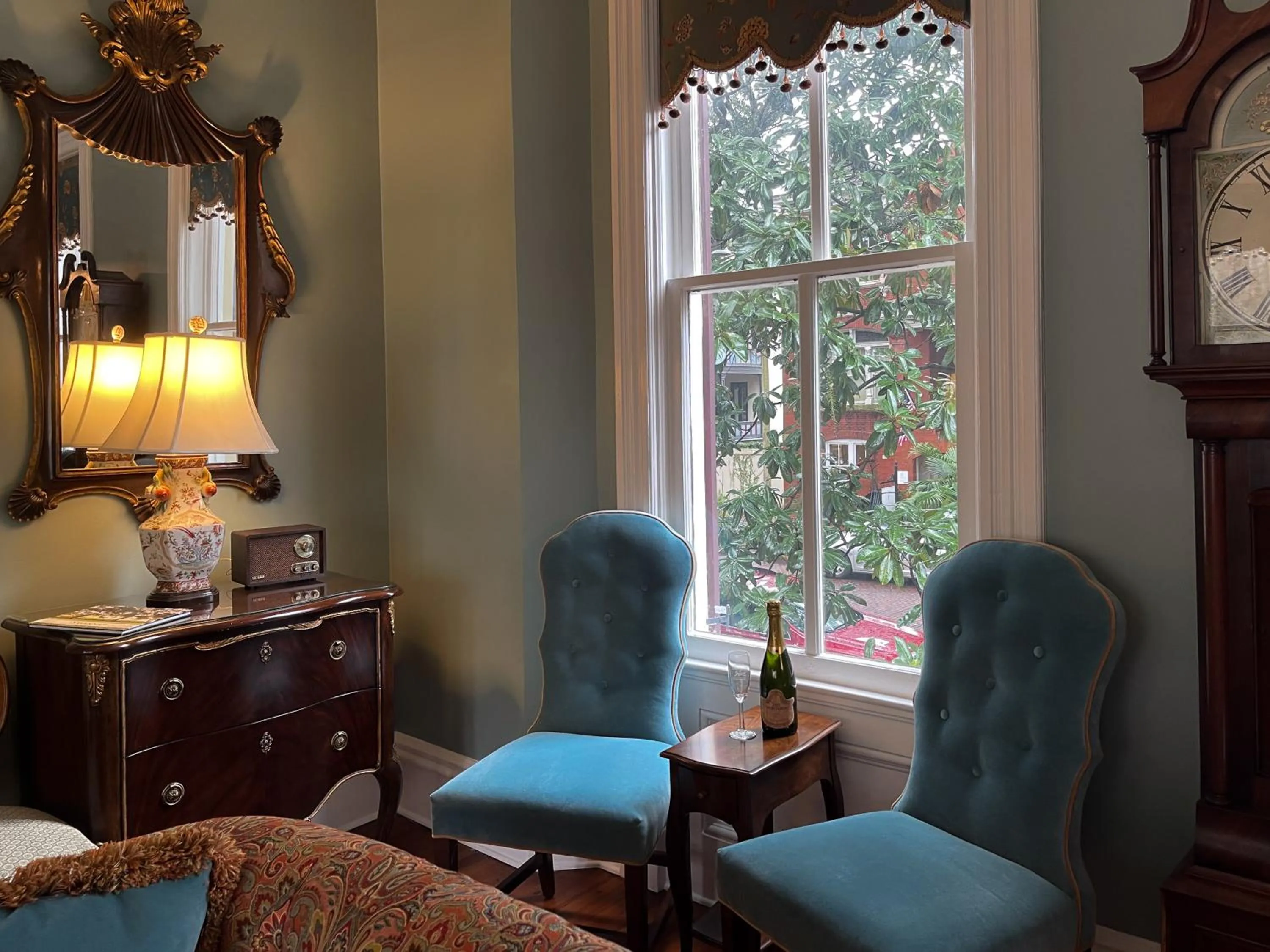Seating area in Eliza Thompson House, Historic Inns of Savannah Collection
