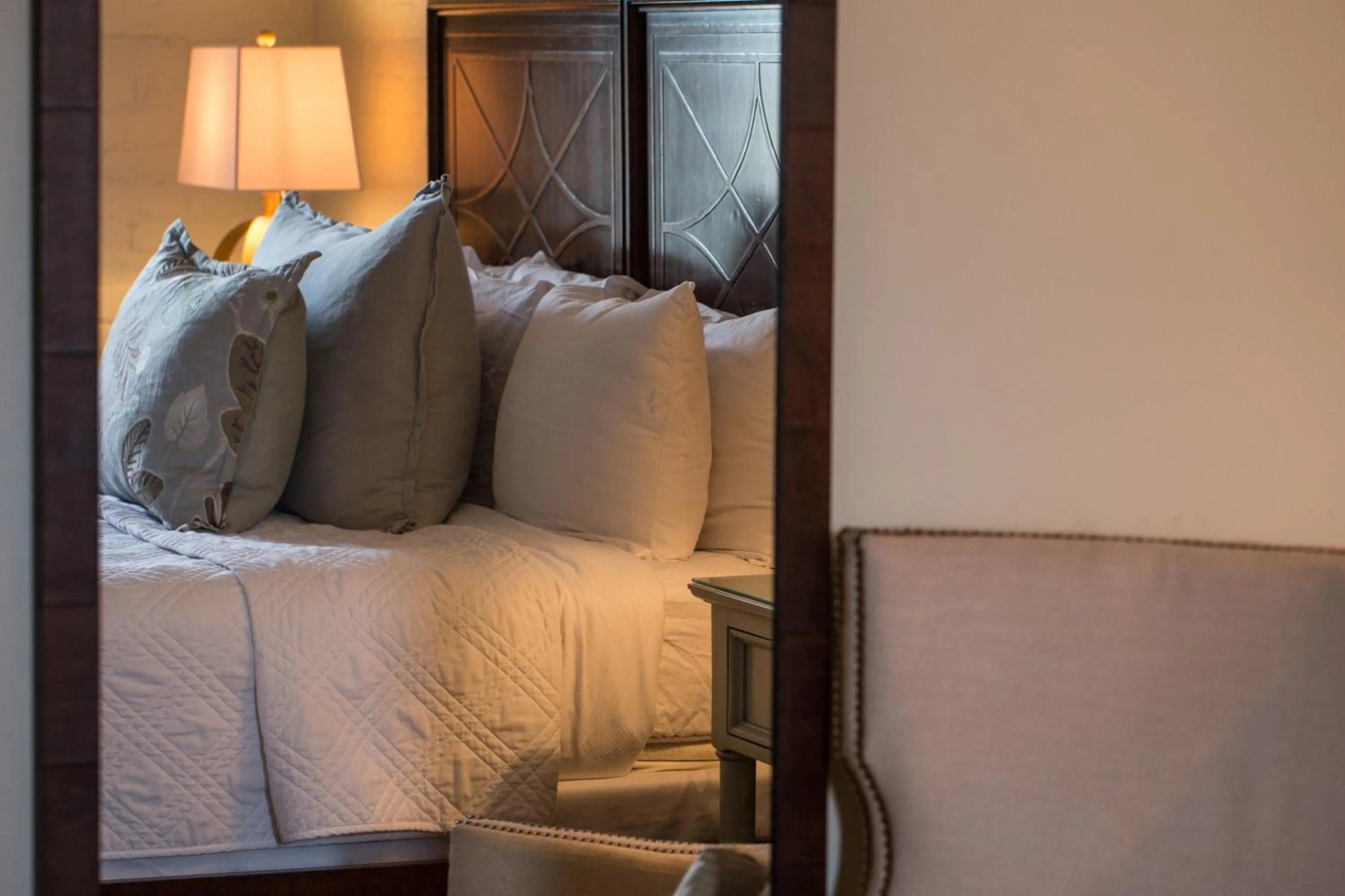 Bed in Olde Harbour Inn, Historic Inns of Savannah Collection