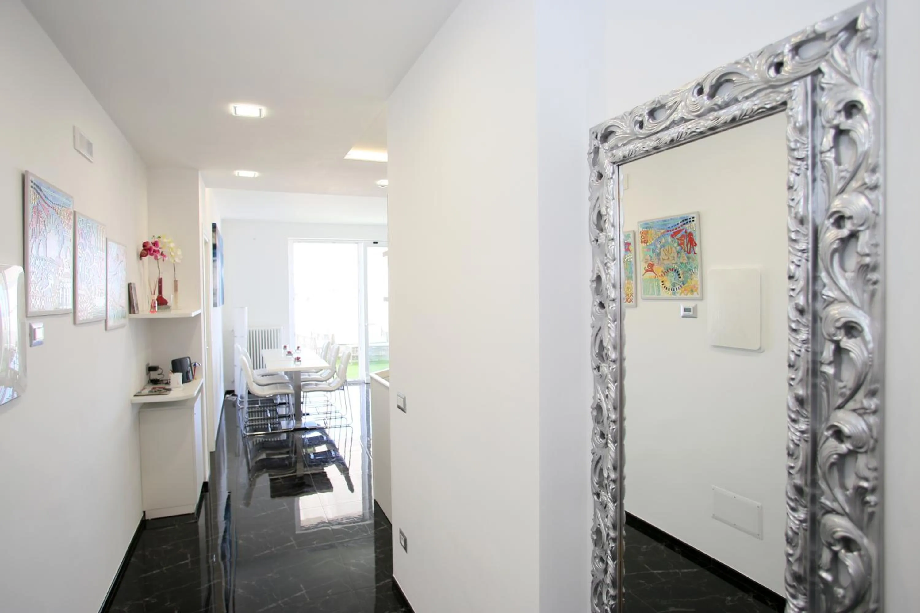 Lounge or bar in Green Door