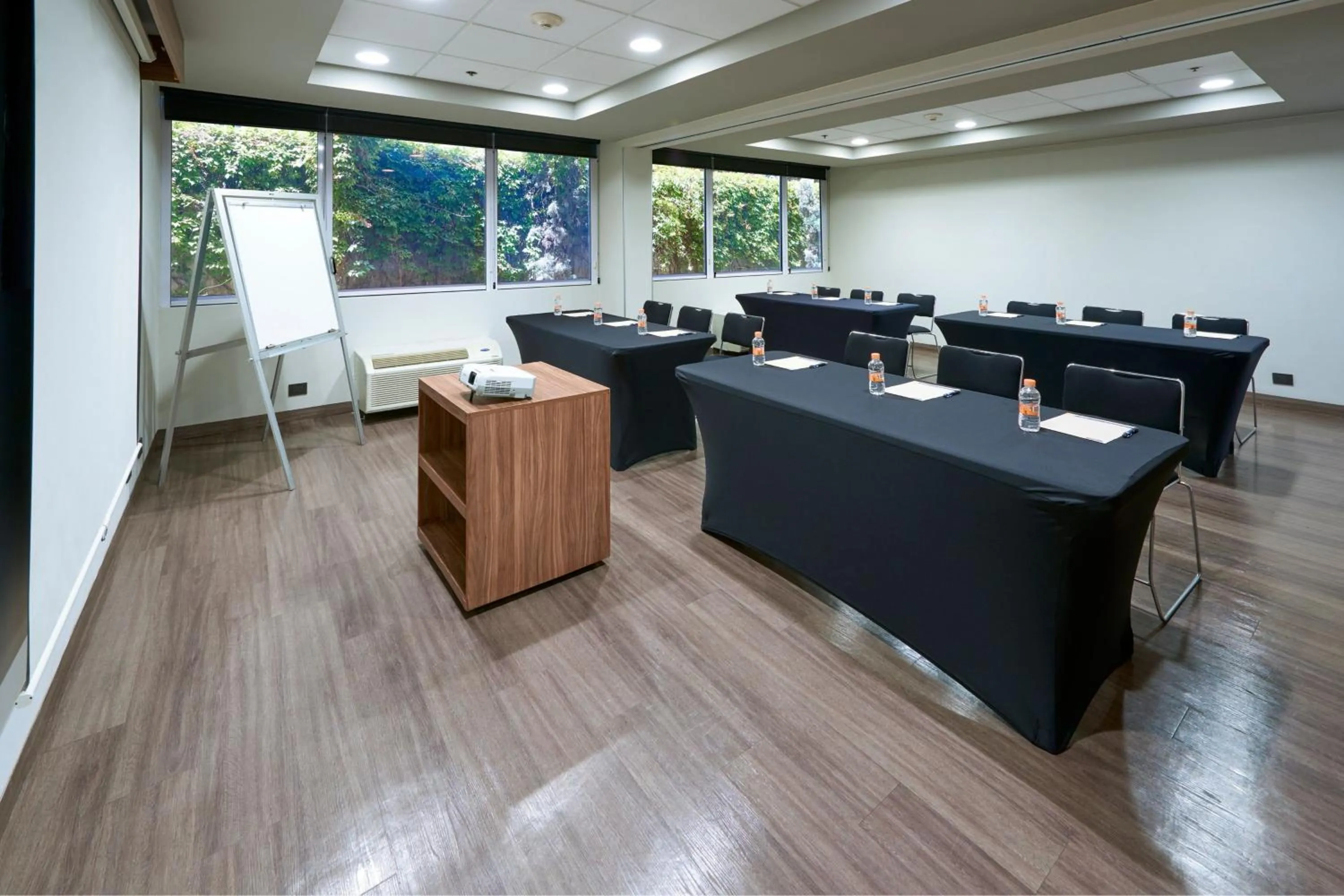 Meeting/conference room in City Express by Marriott Chihuahua