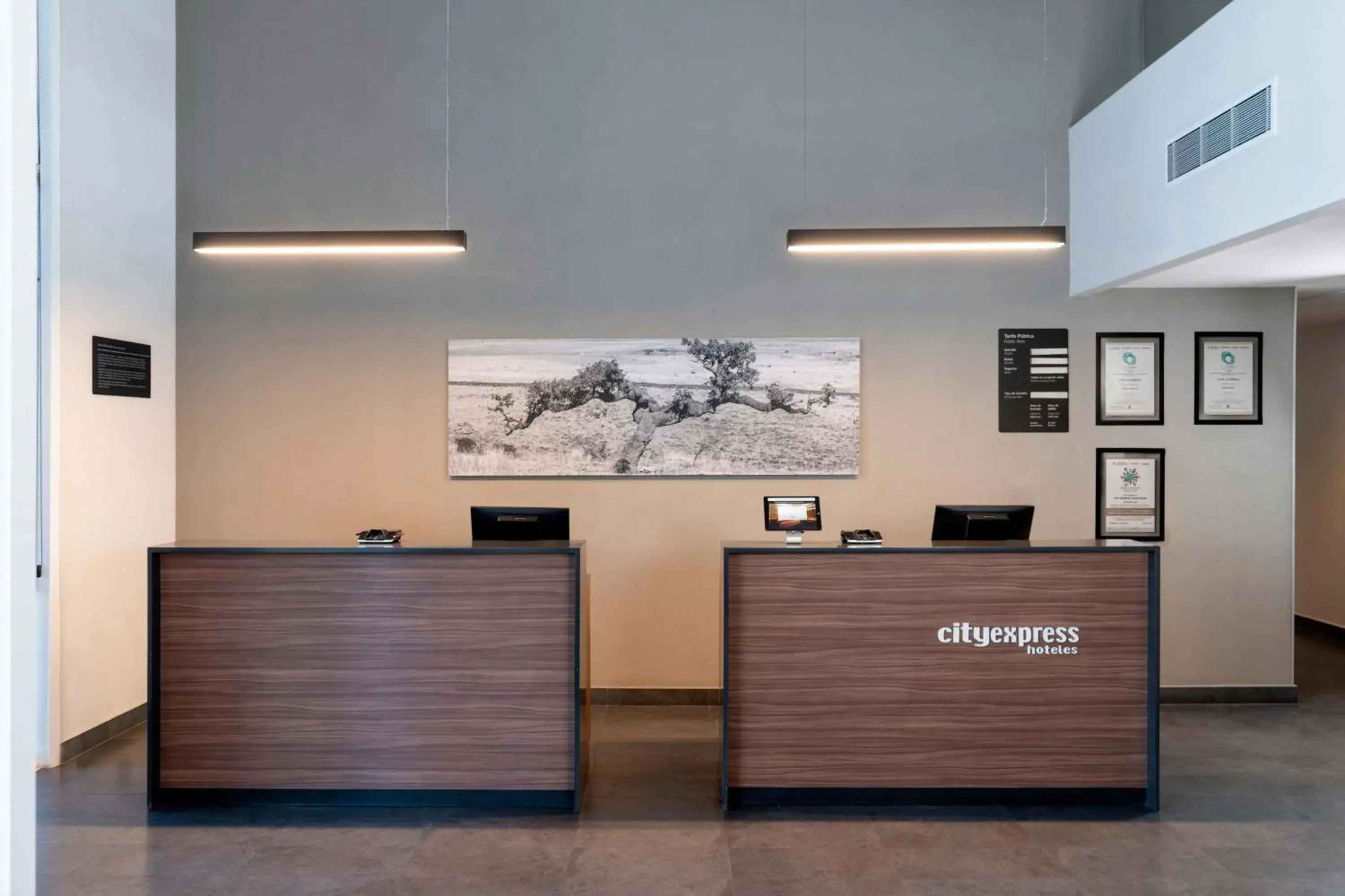 Lobby or reception in City Express by Marriott Chihuahua Lobby or reception in City Express by Marriott Chihuahua