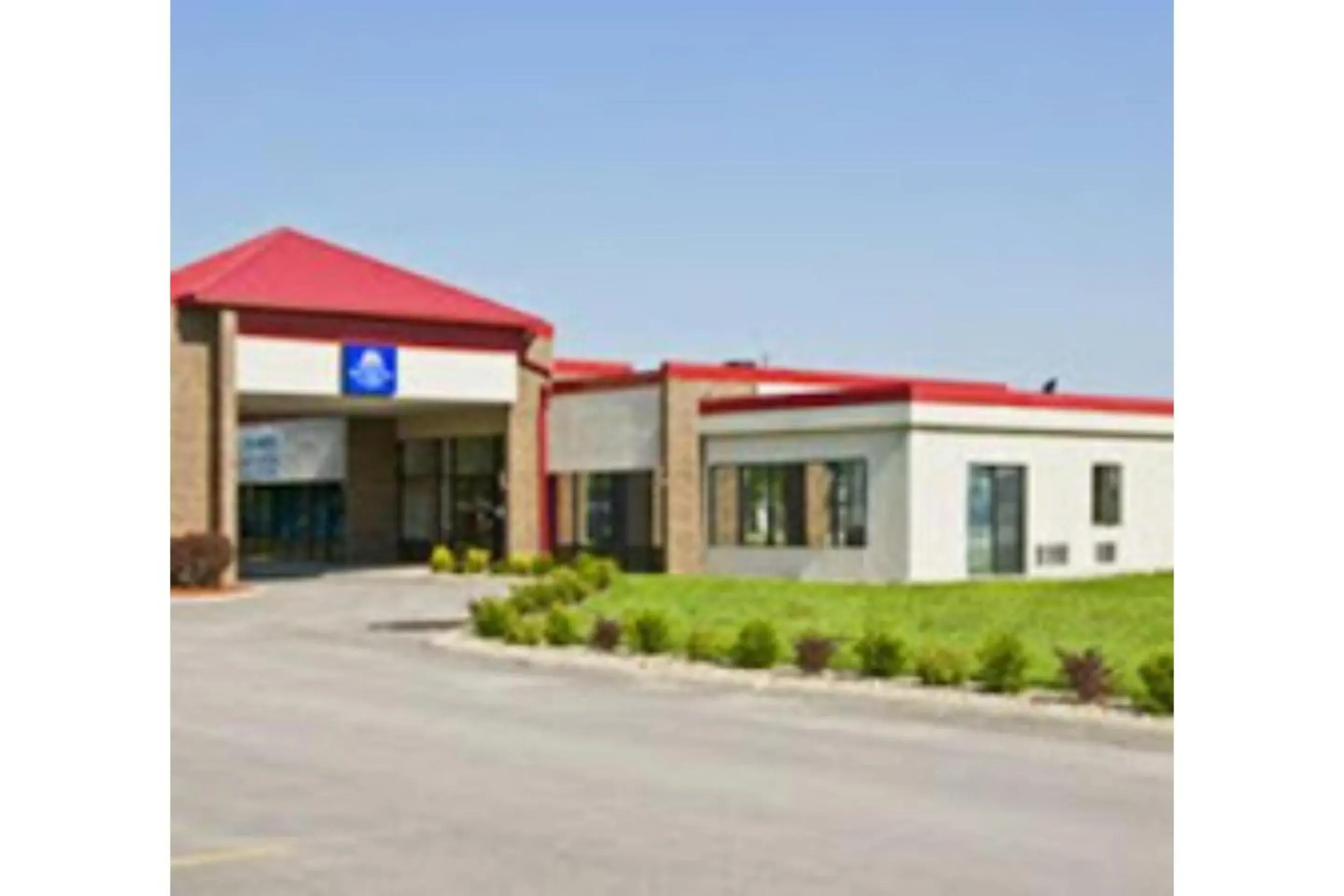 Property building in Fairview Inn By OYO Hesston I-135 Property building in Fairview Inn By OYO Hesston I-135