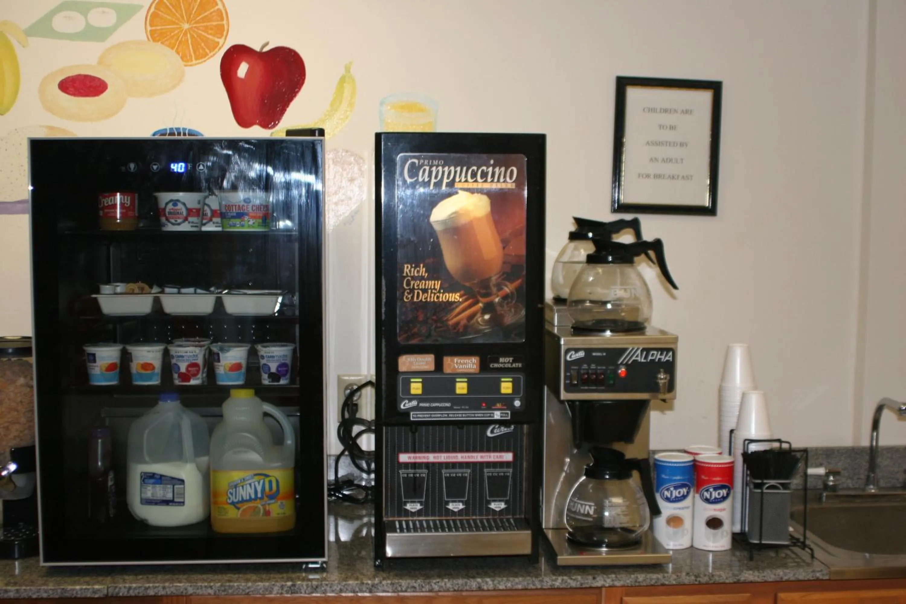 Continental breakfast in Americas Best Value Inn Ullin Mounds