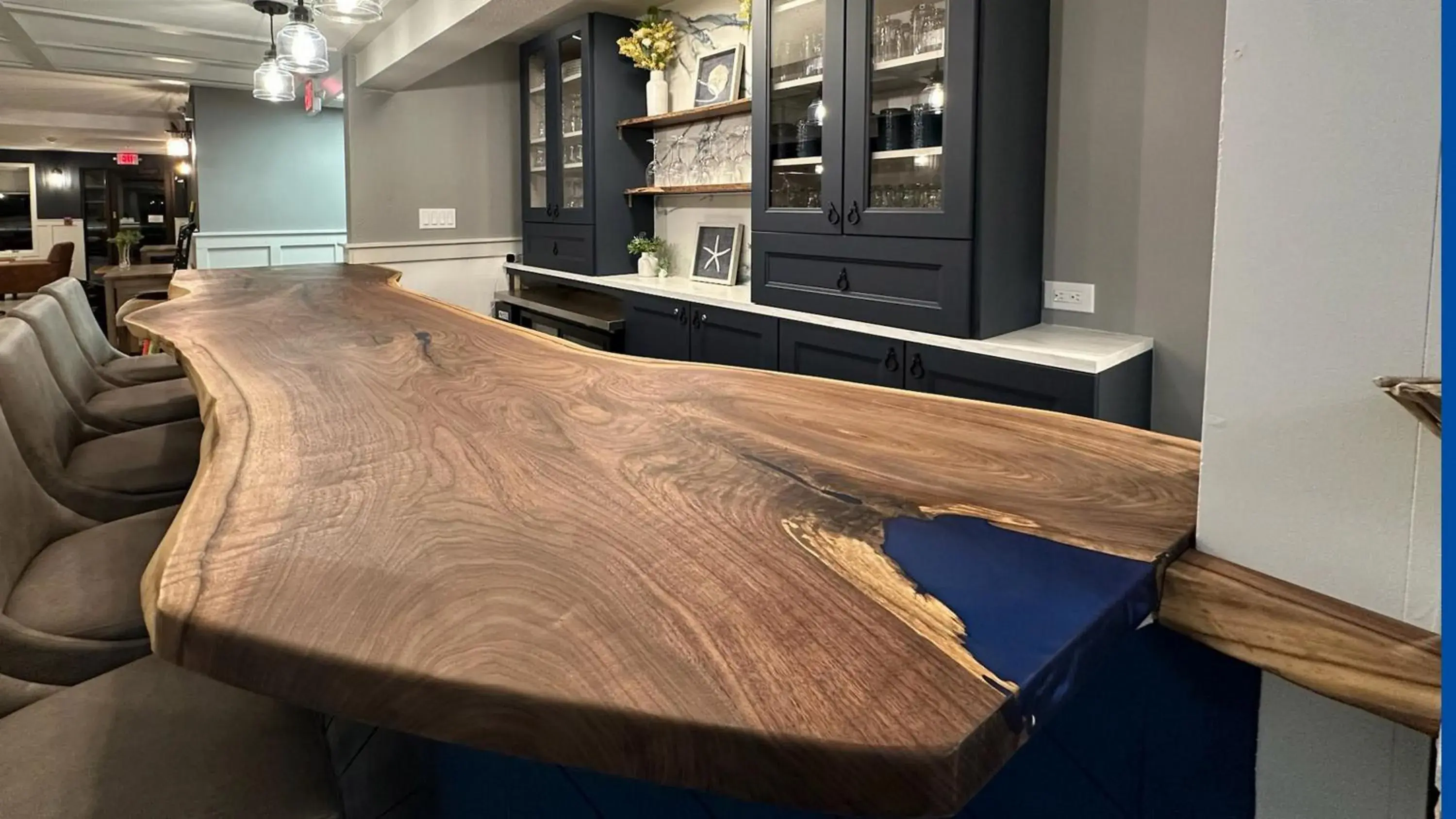 Lounge or bar in Harbor Winds Hotel Lounge or bar in Harbor Winds Hotel