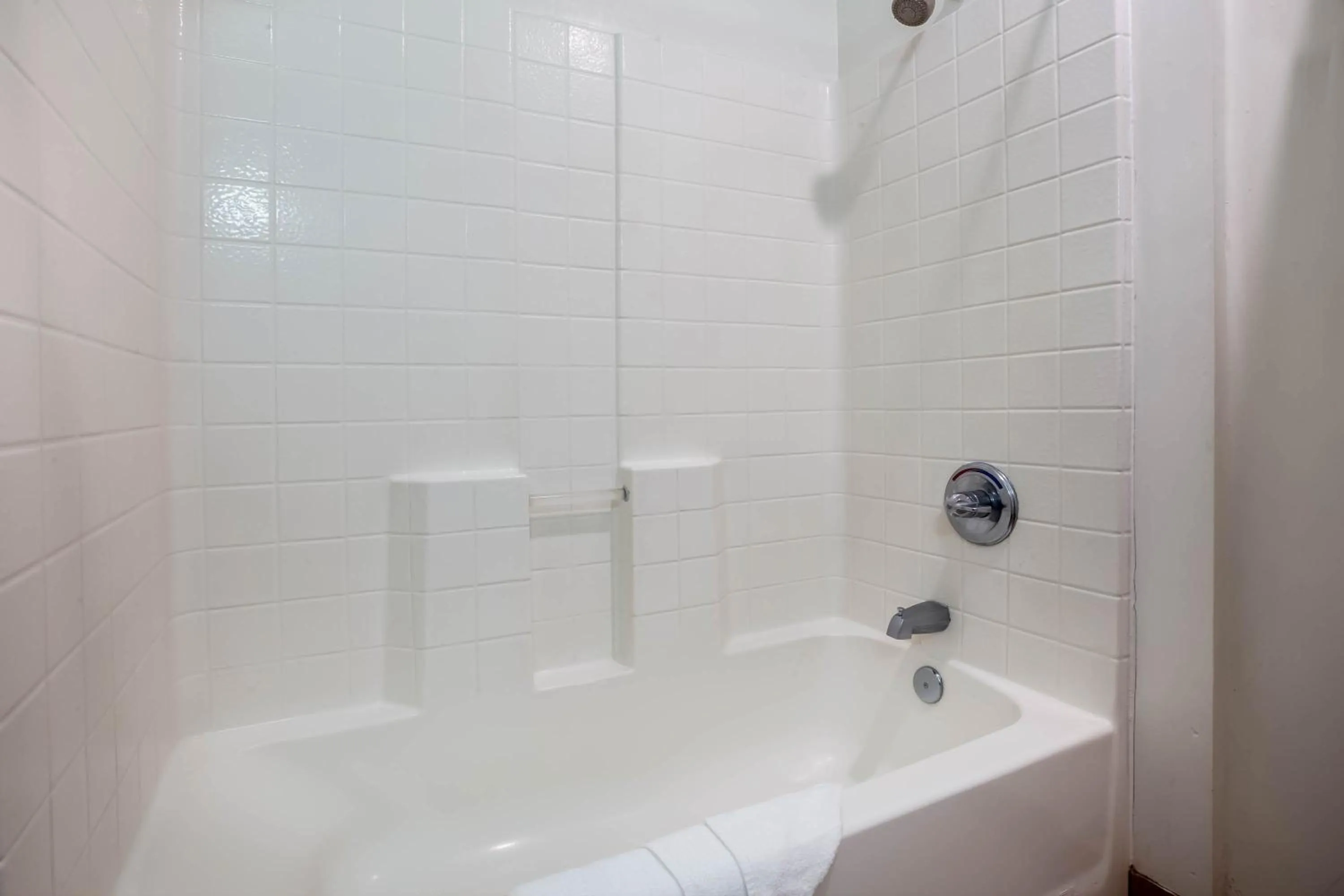 Bath in Travelodge by Wyndham Red Bluff South of Redding