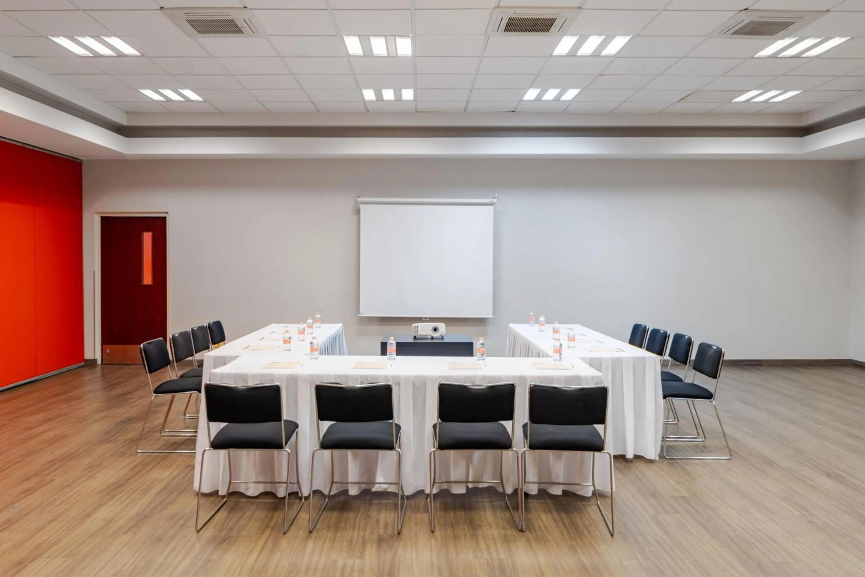 Meeting/conference room in City Express by Marriott Silao Aeropuerto