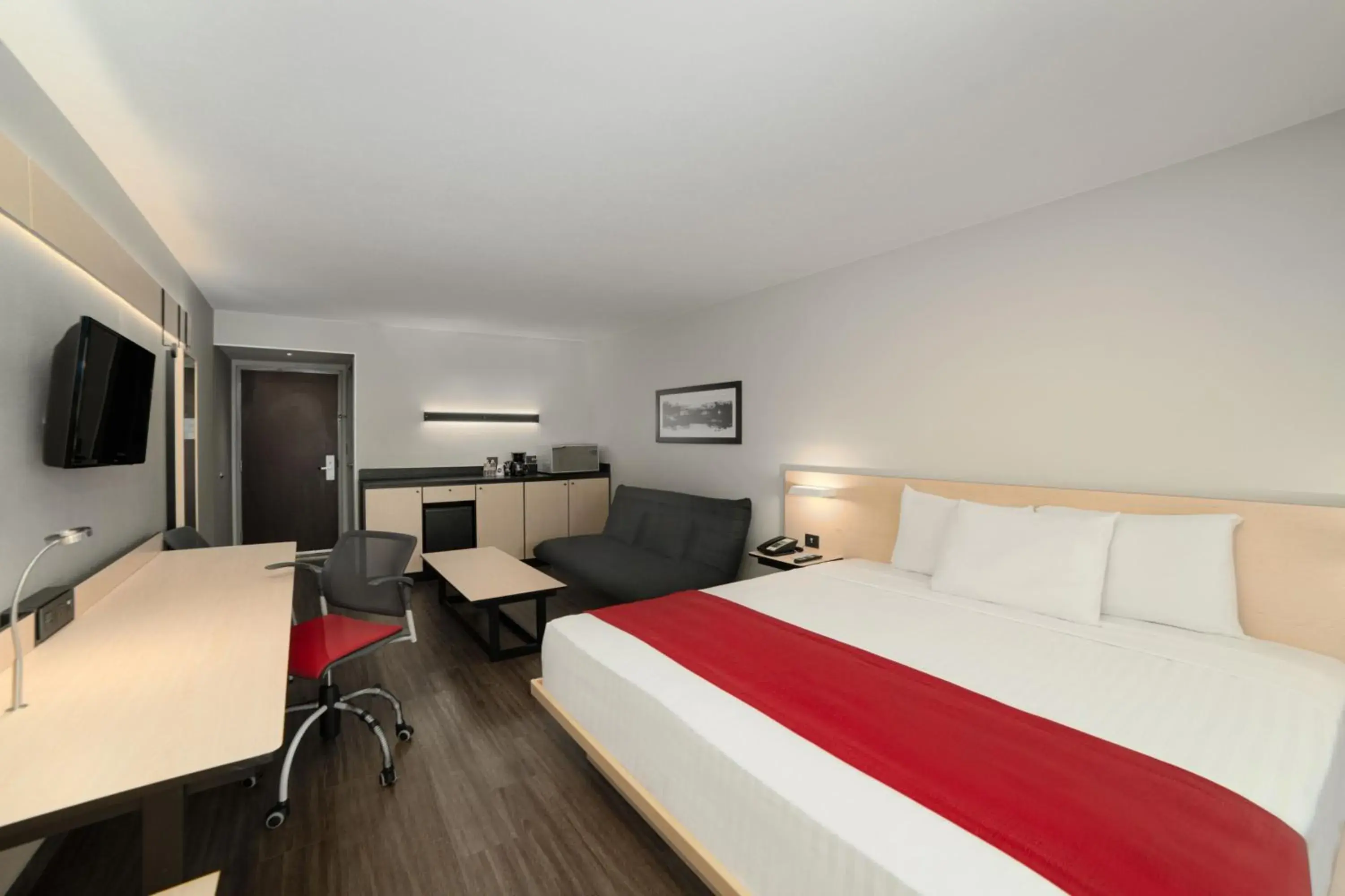 Queen Suite with Sofa Bed in City Express by Marriott Silao Aeropuerto Queen Suite with Sofa Bed in City Express by Marriott Silao Aeropuerto