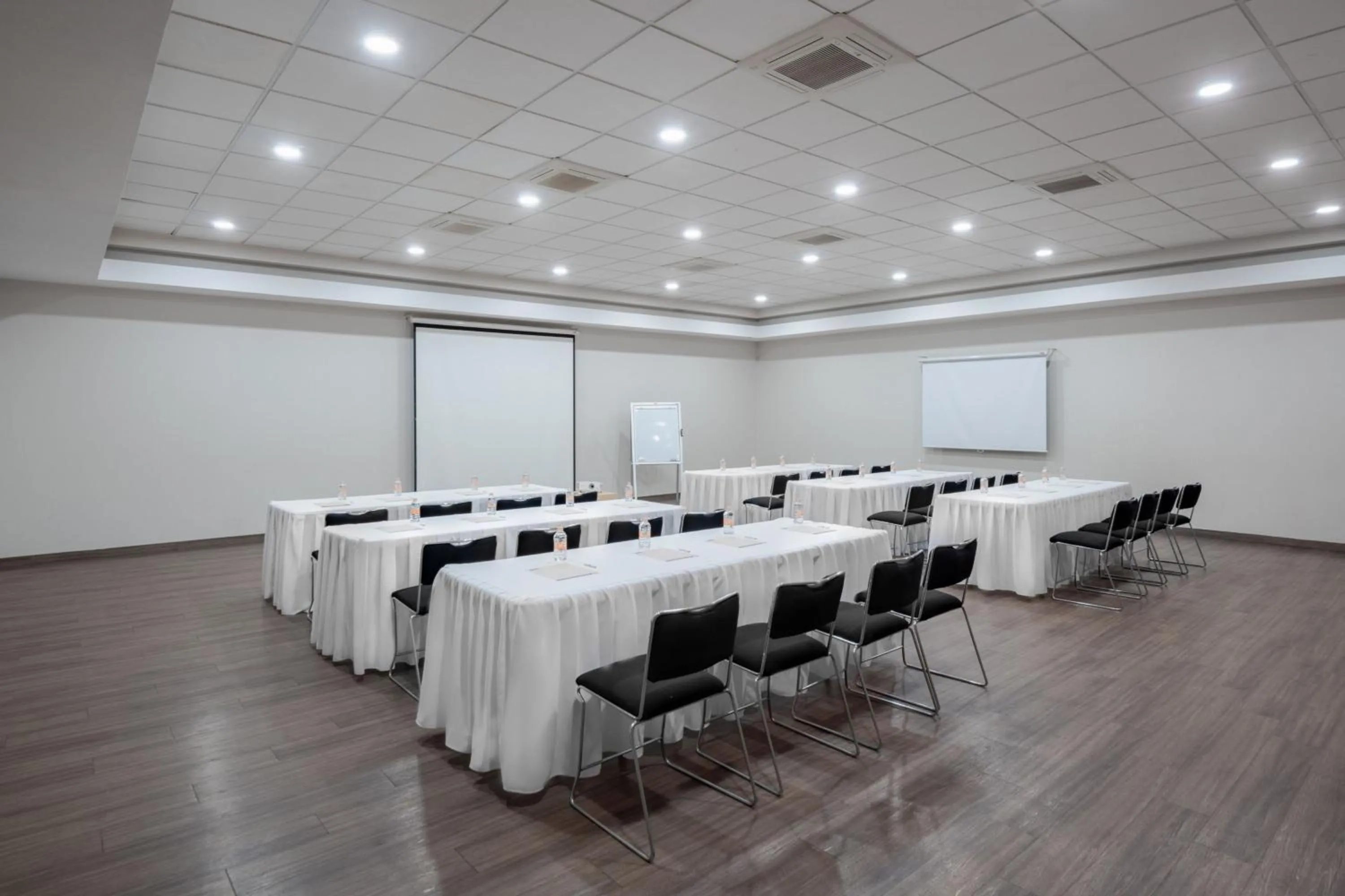 Meeting/conference room in City Express by Marriott Silao Aeropuerto