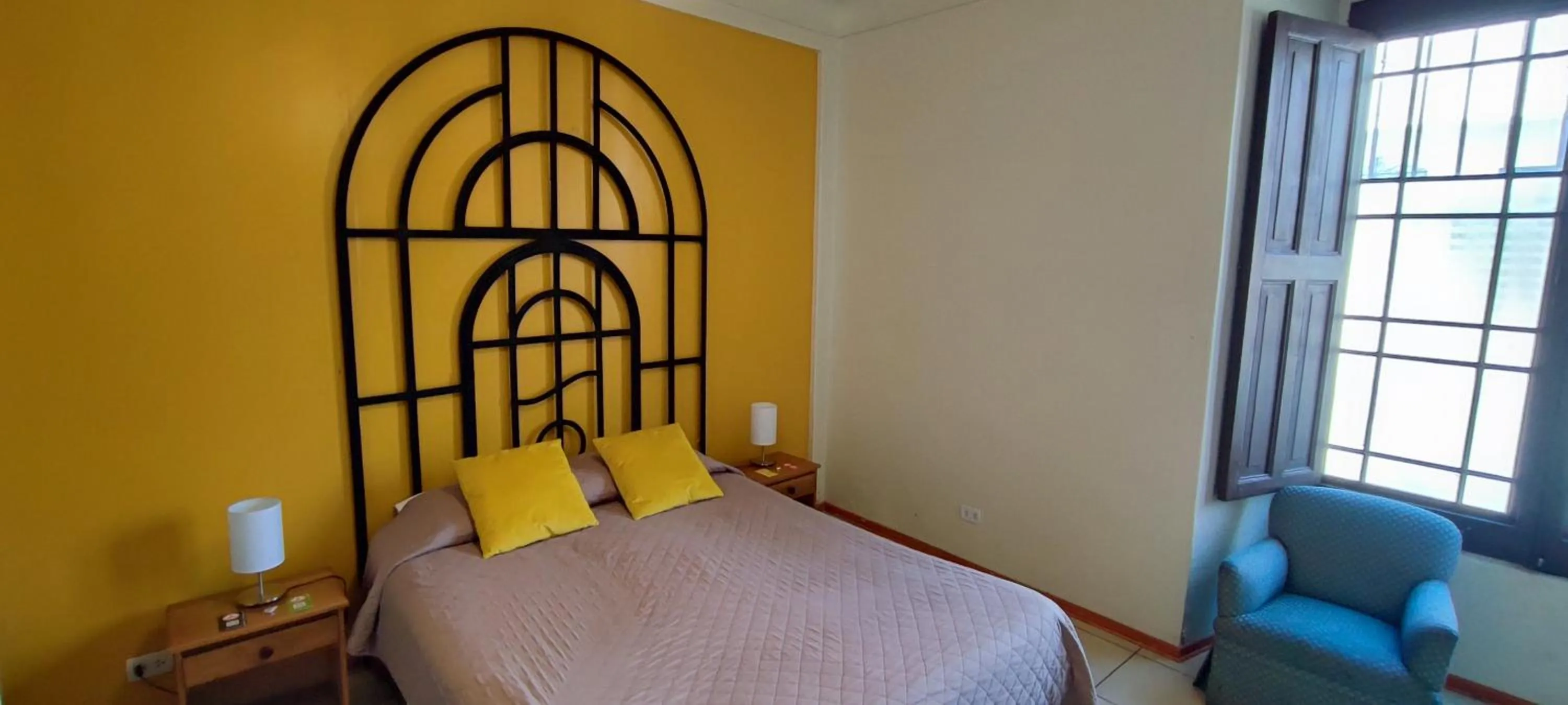 Photo of the whole room, Bed in Flying Dog Hostel Arequipa