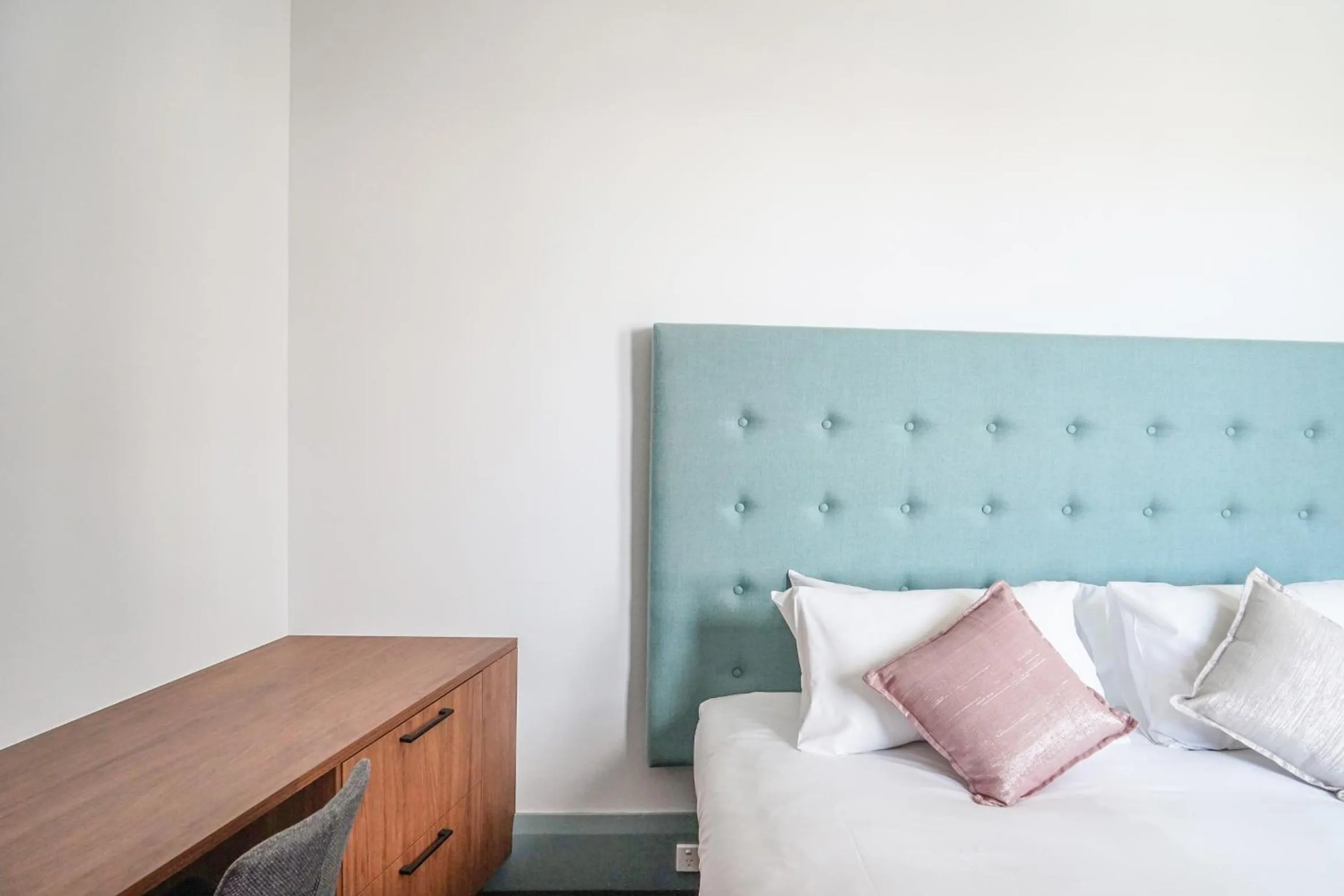 Bedroom, Bed in Oasis on Beamish Hotel