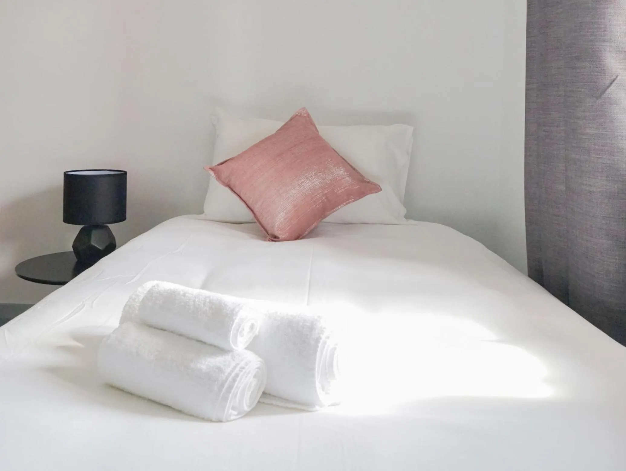 Bedroom, Bed in Oasis on Beamish Hotel