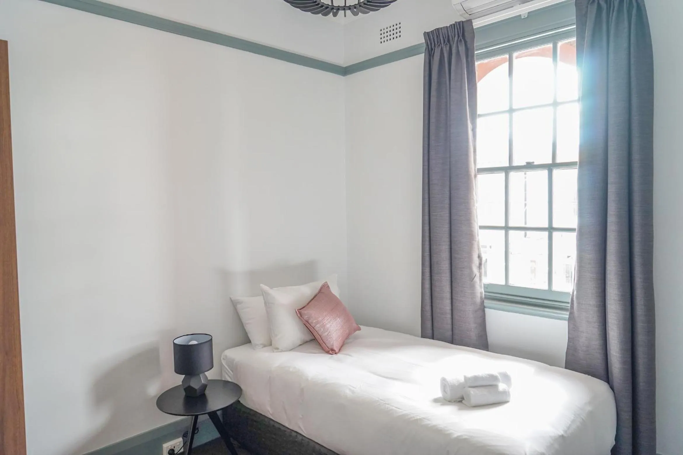 Bedroom, Bed in Oasis on Beamish Hotel