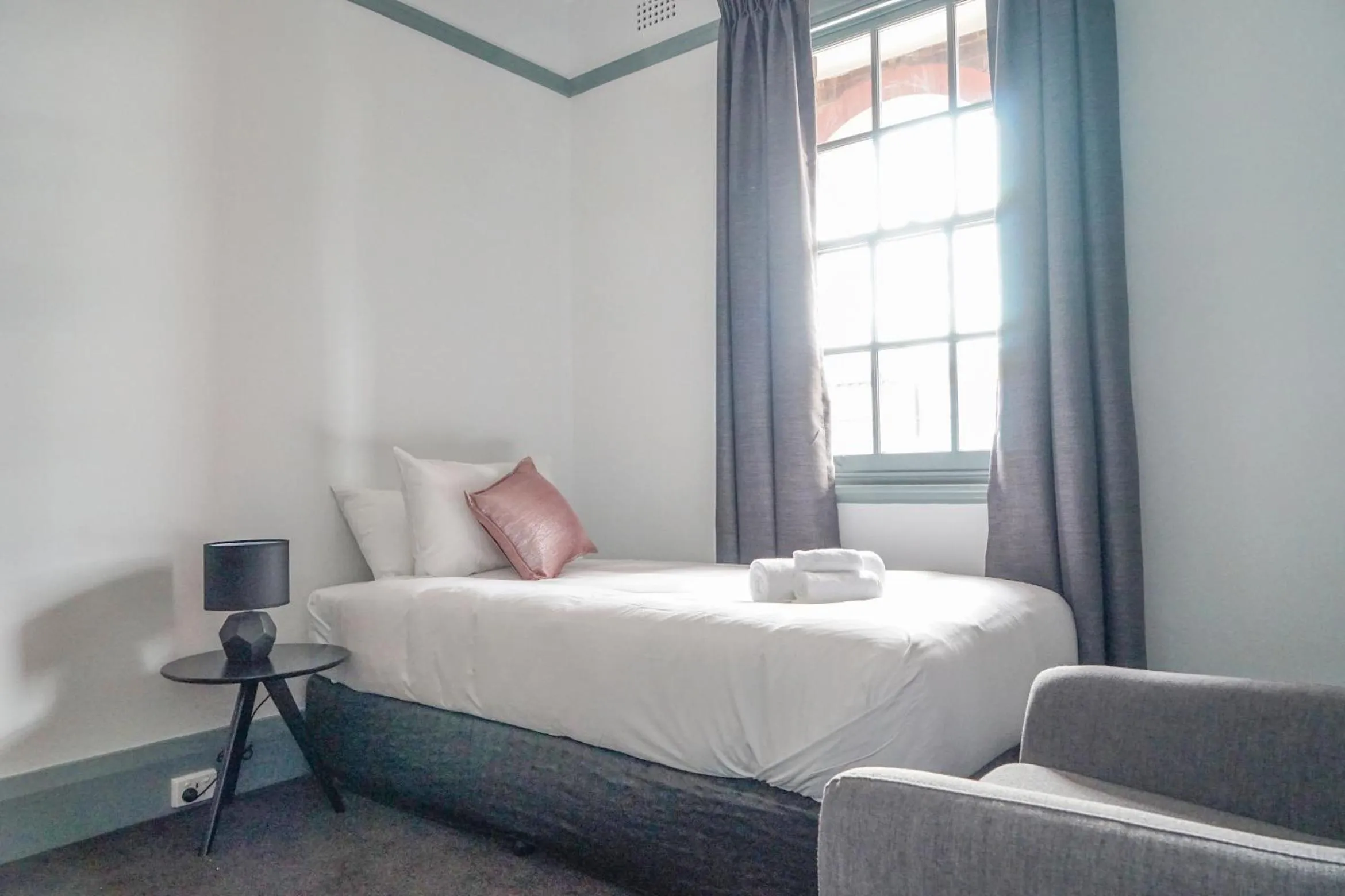 Bedroom, Bed in Oasis on Beamish Hotel