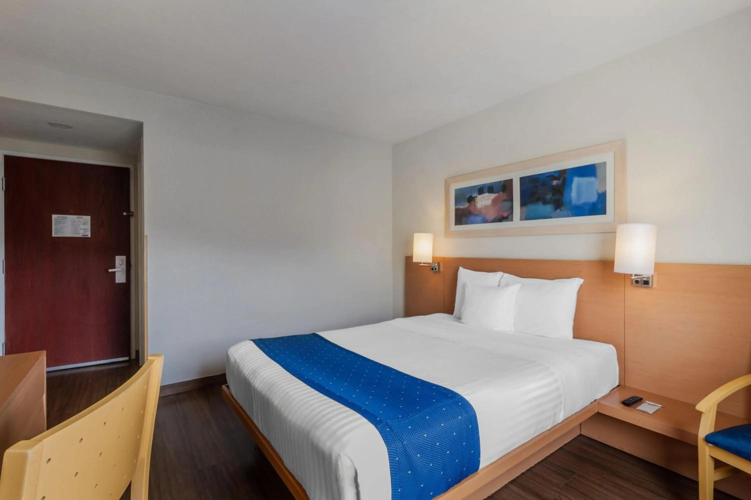 Photo of the whole room, Bed in City Express by Marriott Tuxtla Gutiérrez