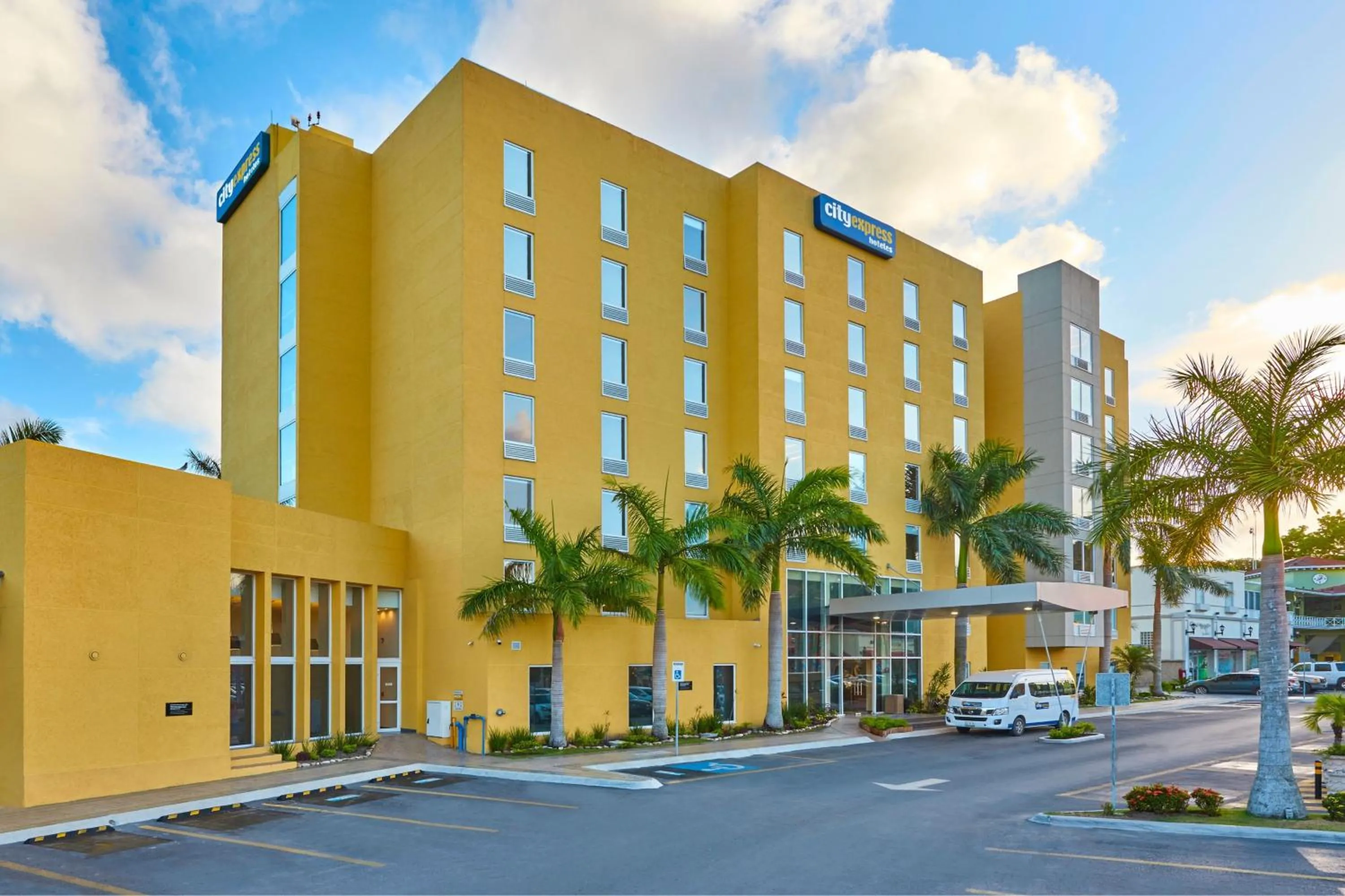 Property building in City Express by Marriott Tampico