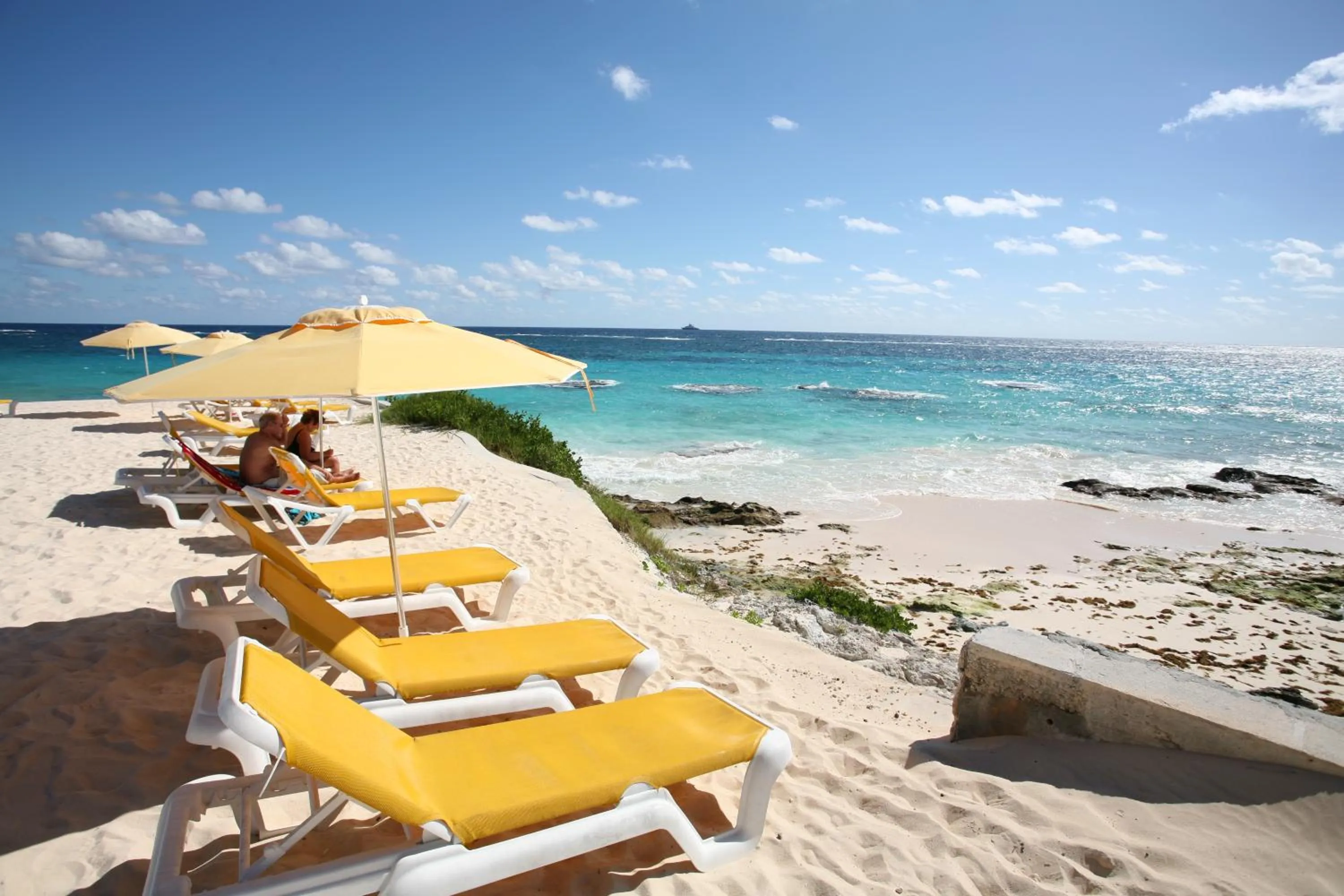 Beach in Coco Reef Bermuda
