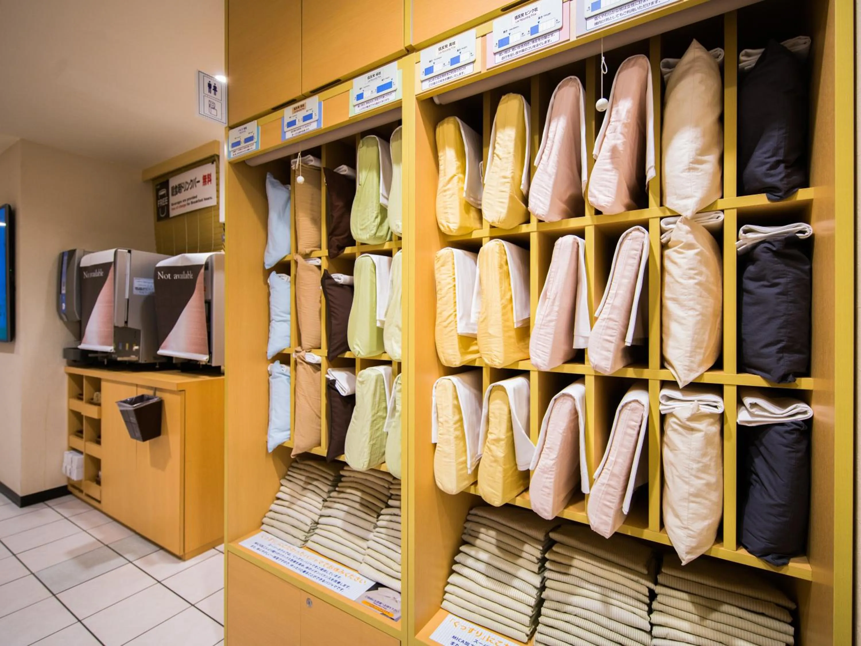 Lobby or reception in Super Hotel Tokyo Nihombashi Mitsukoshimae