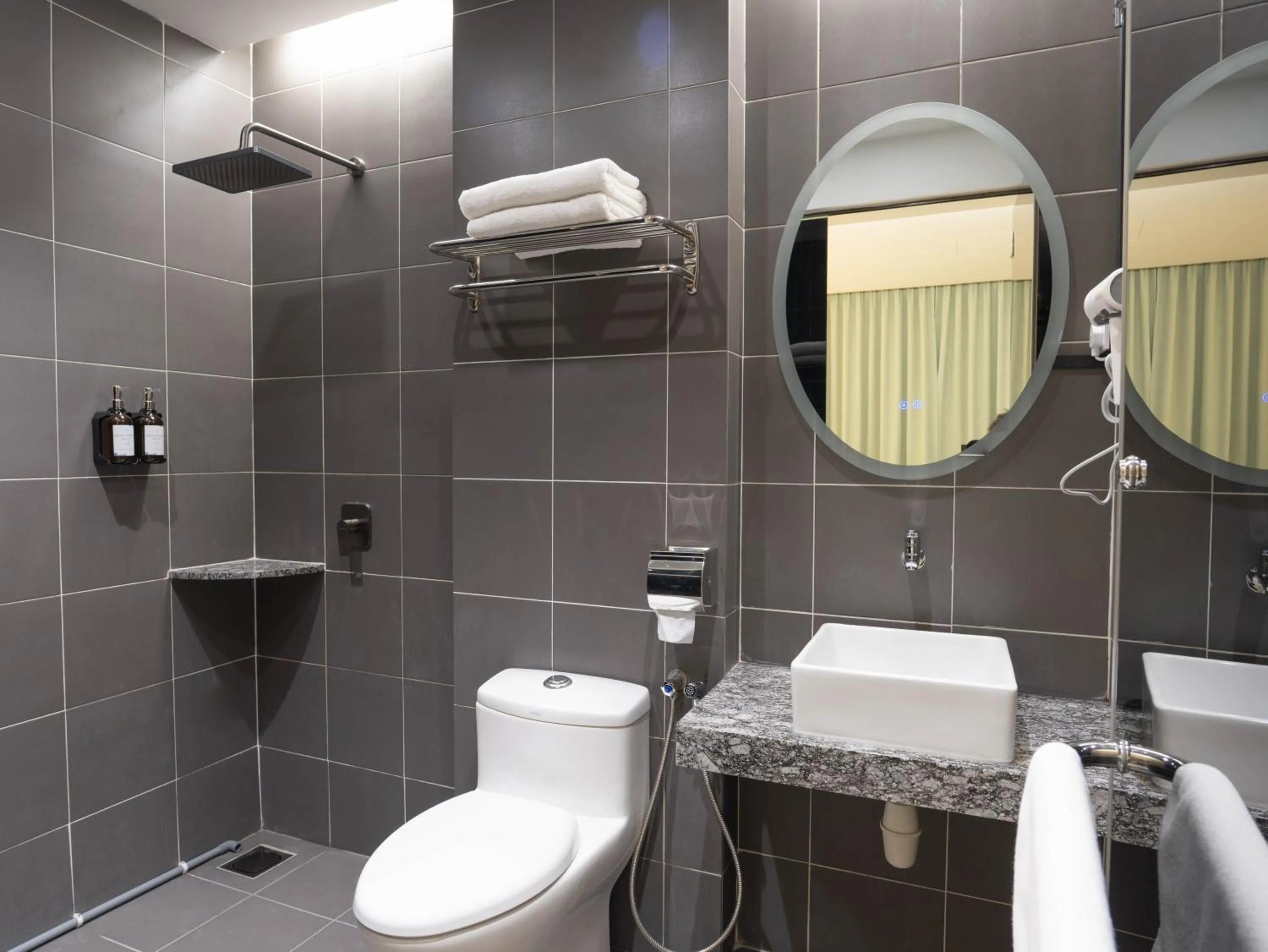 bidet in Green Hotel