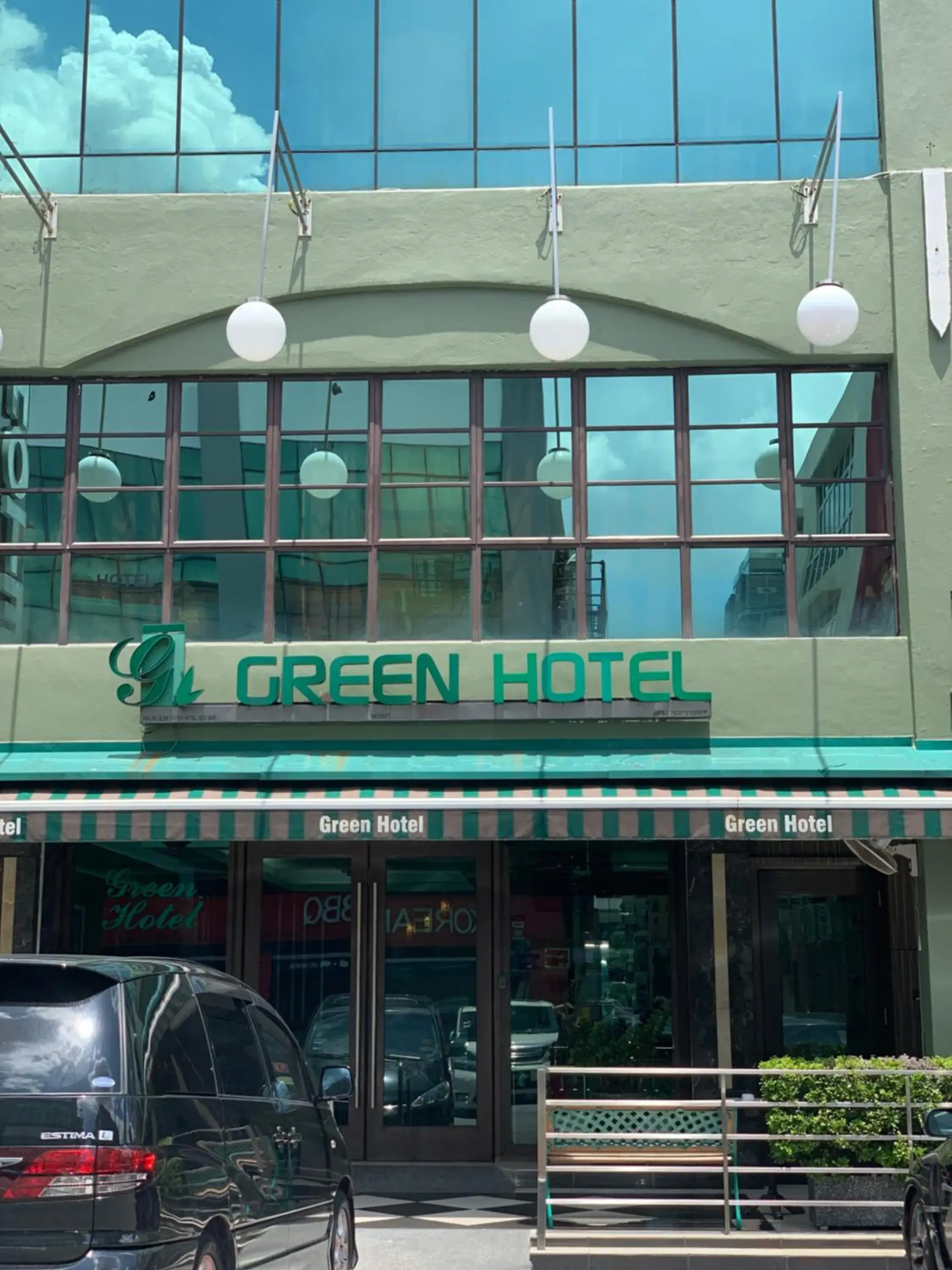 Property Building in Green Hotel