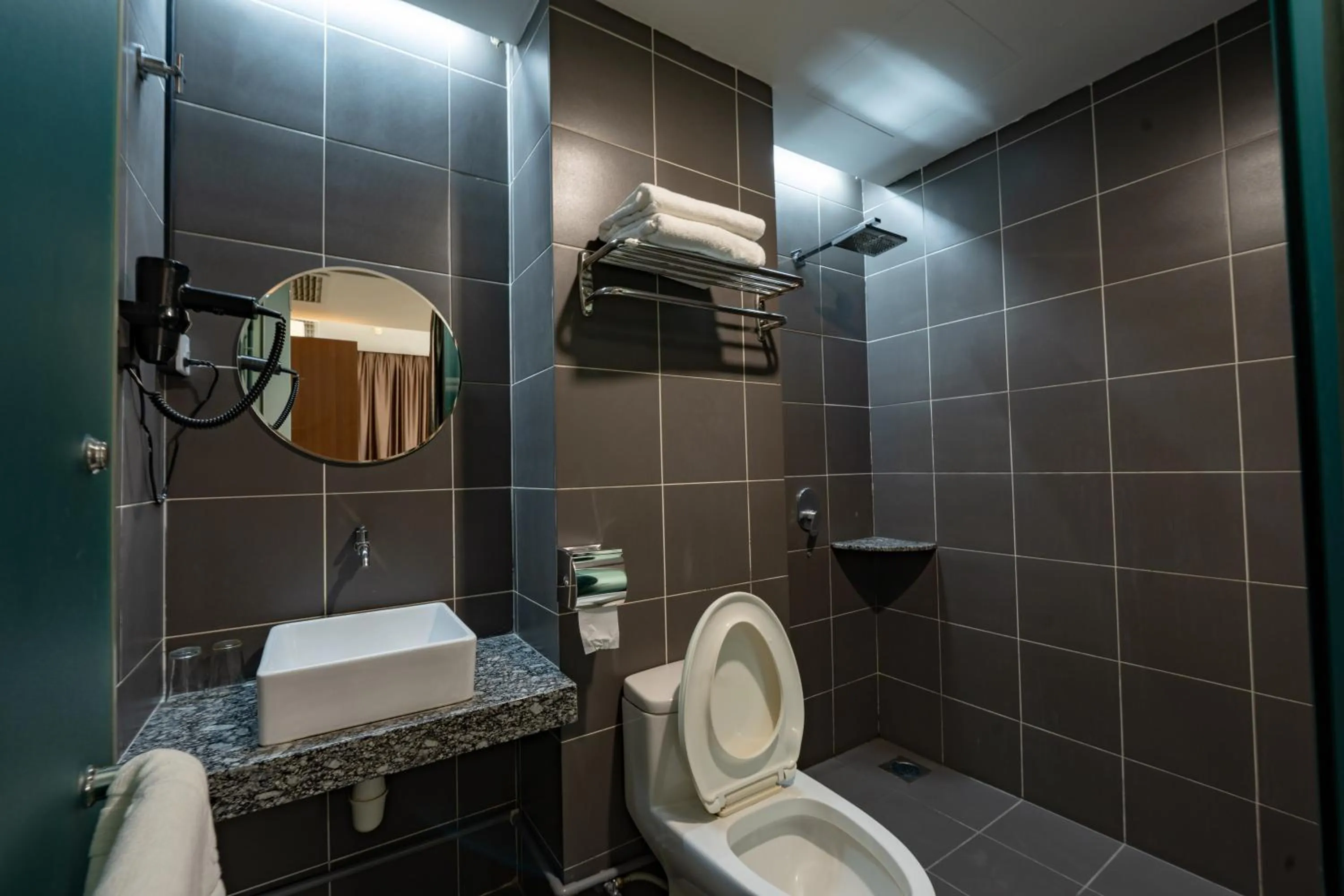 Bathroom in Green Hotel