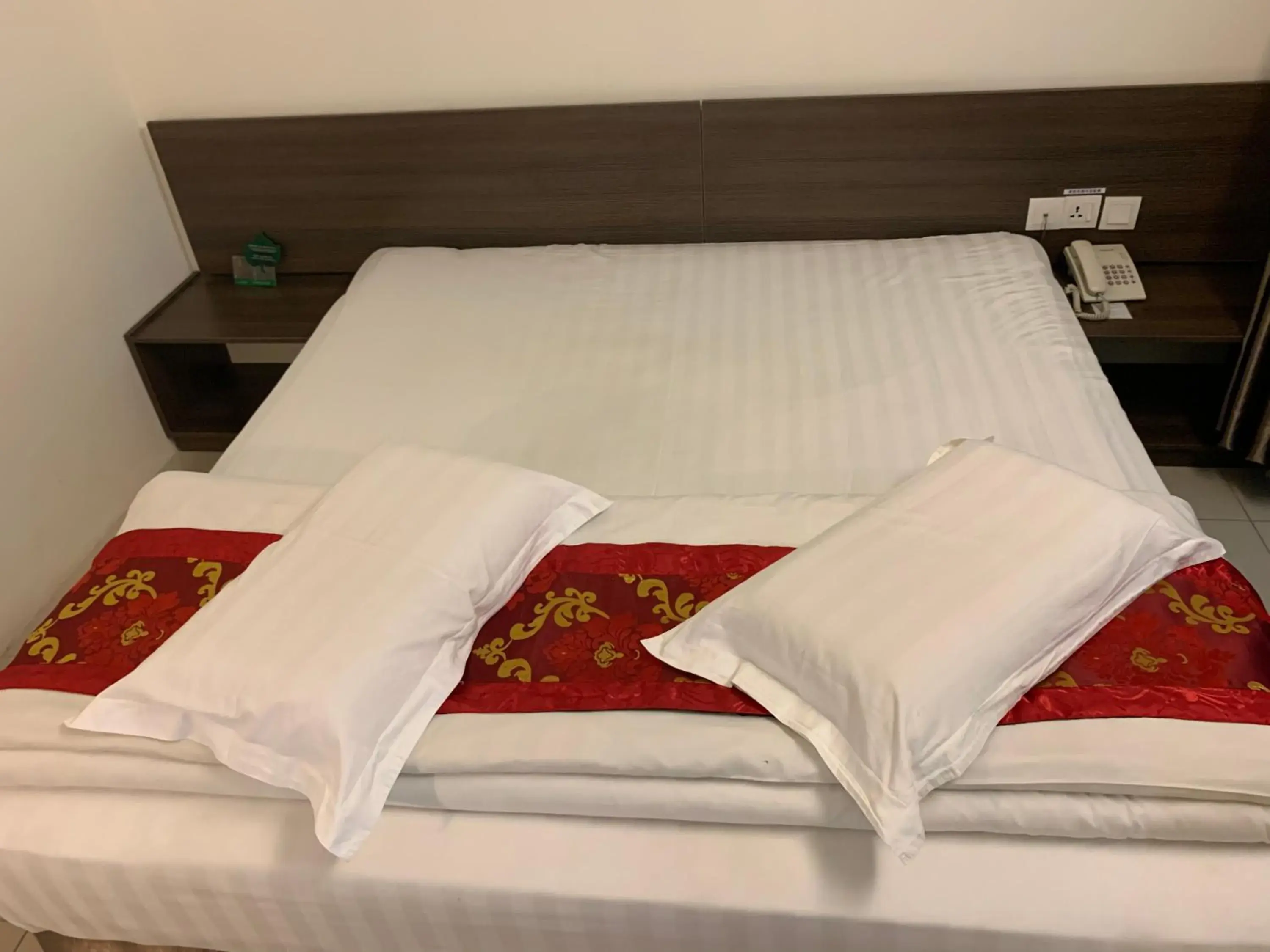 Bed in Green Hotel