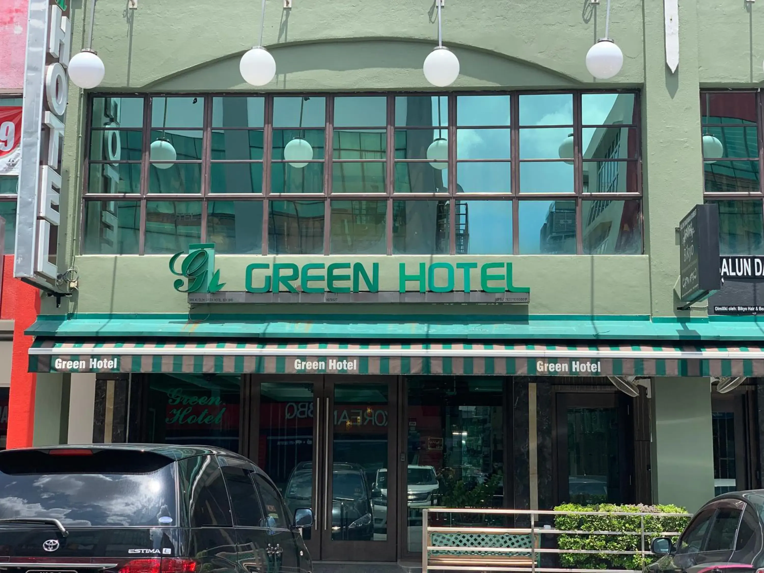 Property Building in Green Hotel