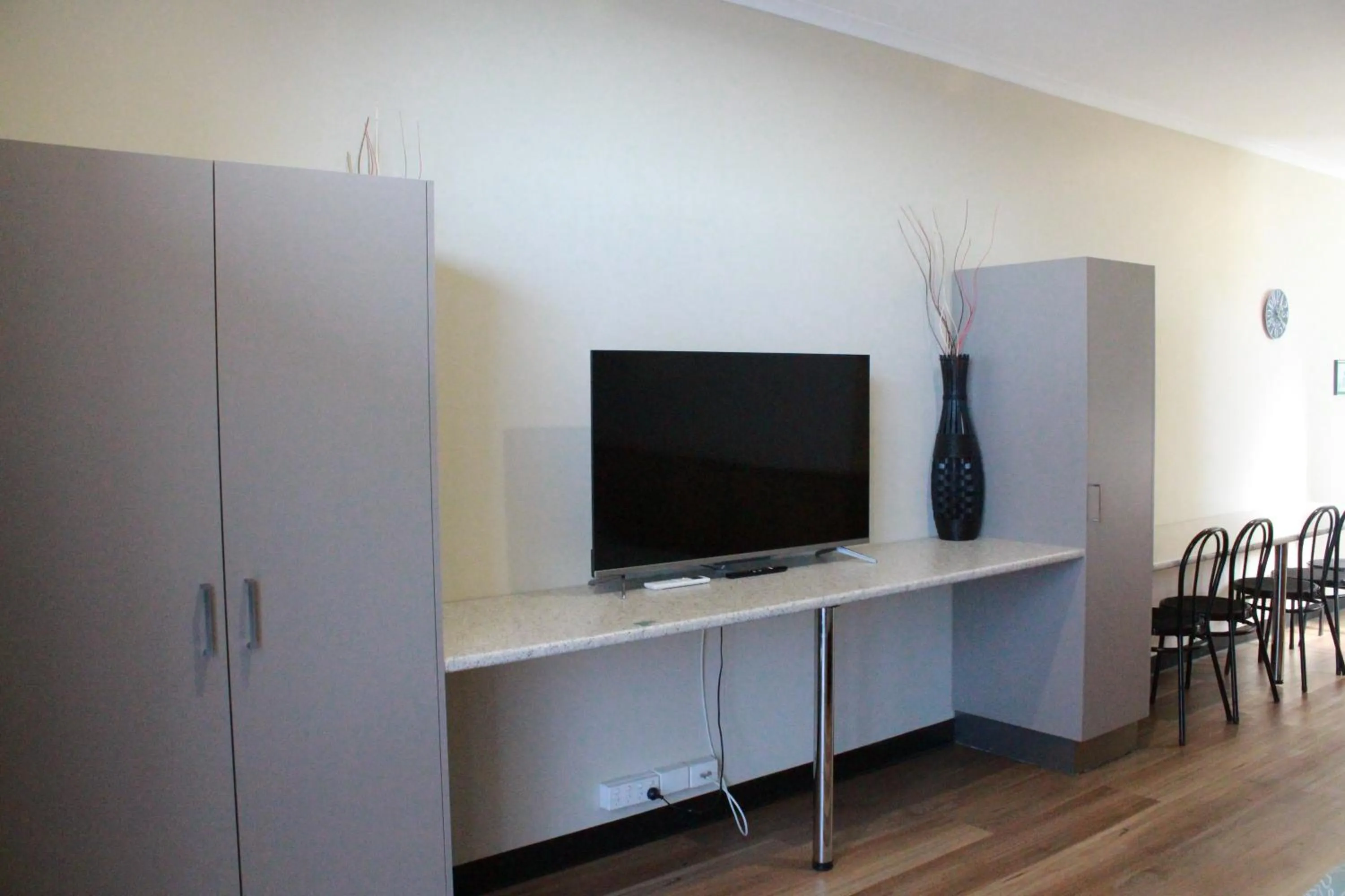 Moe Motor Inn - Contactless 24 hour Checkinn Available