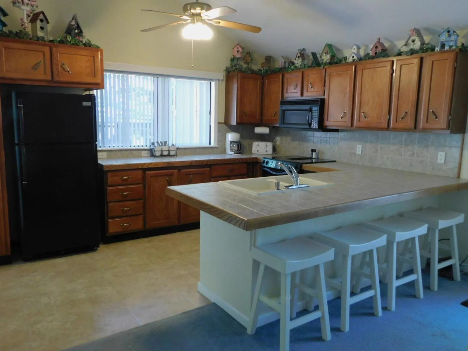 Kitchen or kitchenette in Secluded Home with Mini Waterfall and a Creek in Hot Springs