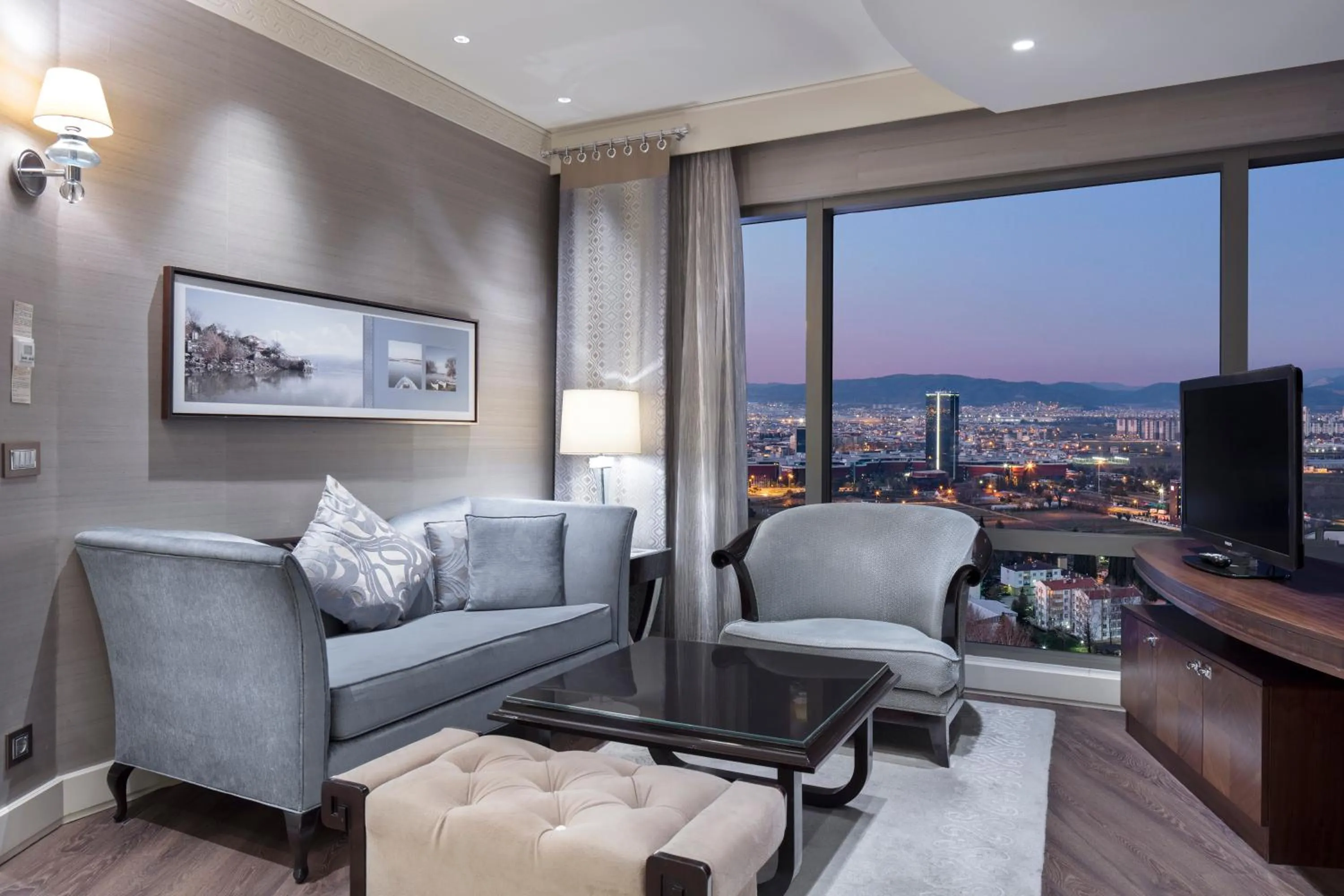 Living room in Hilton Bursa Convention Center & Spa