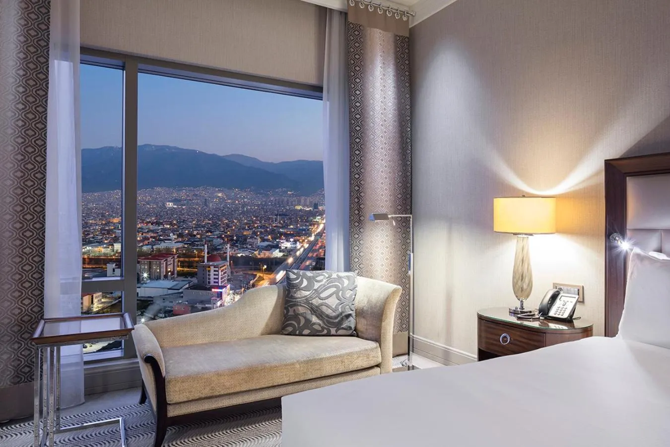 City view, Bed in Hilton Bursa Convention Center & Spa