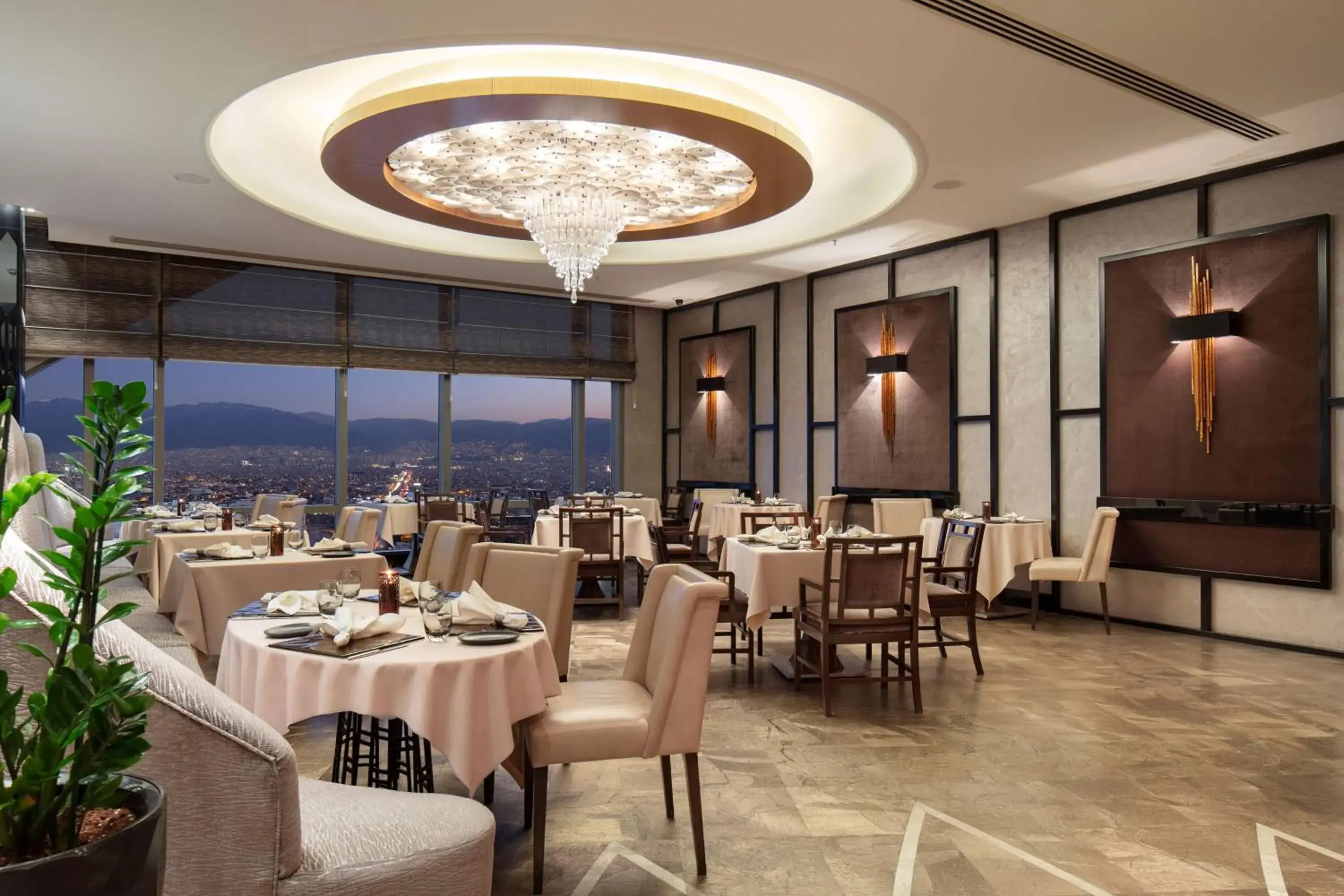 Restaurant/places to eat in Hilton Bursa Convention Center & Spa Restaurant/places to eat in Hilton Bursa Convention Center & Spa