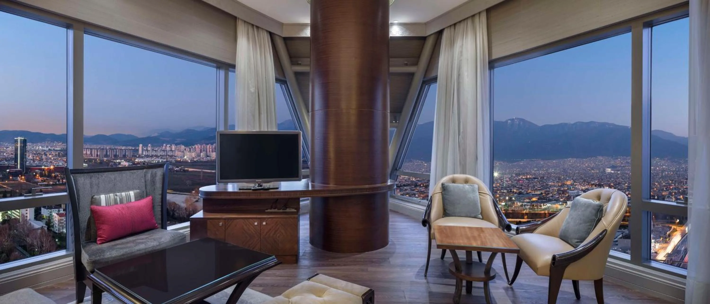 Living room in Hilton Bursa Convention Center & Spa