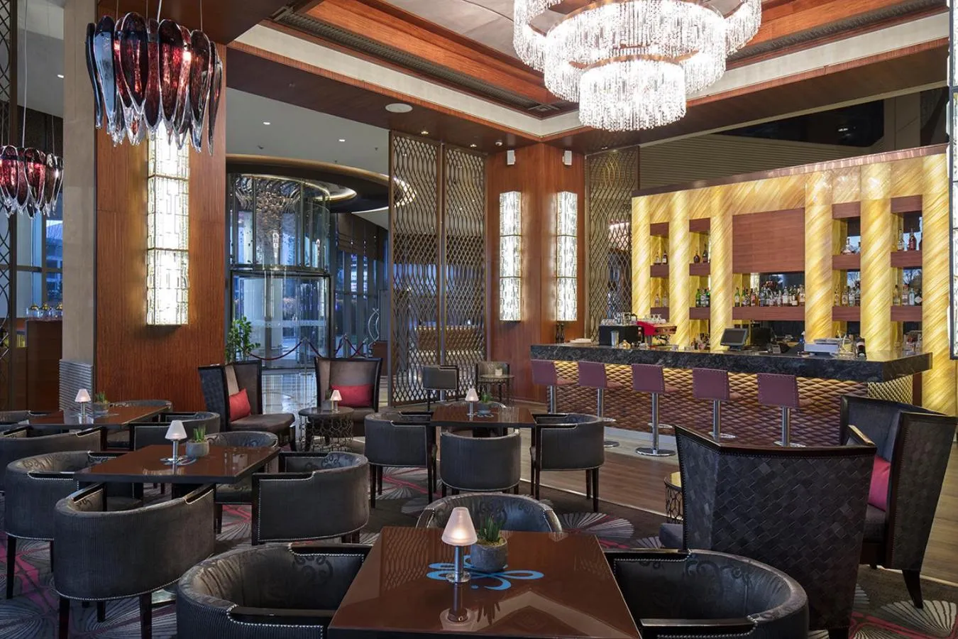 Lounge or bar in Hilton Bursa Convention Center & Spa