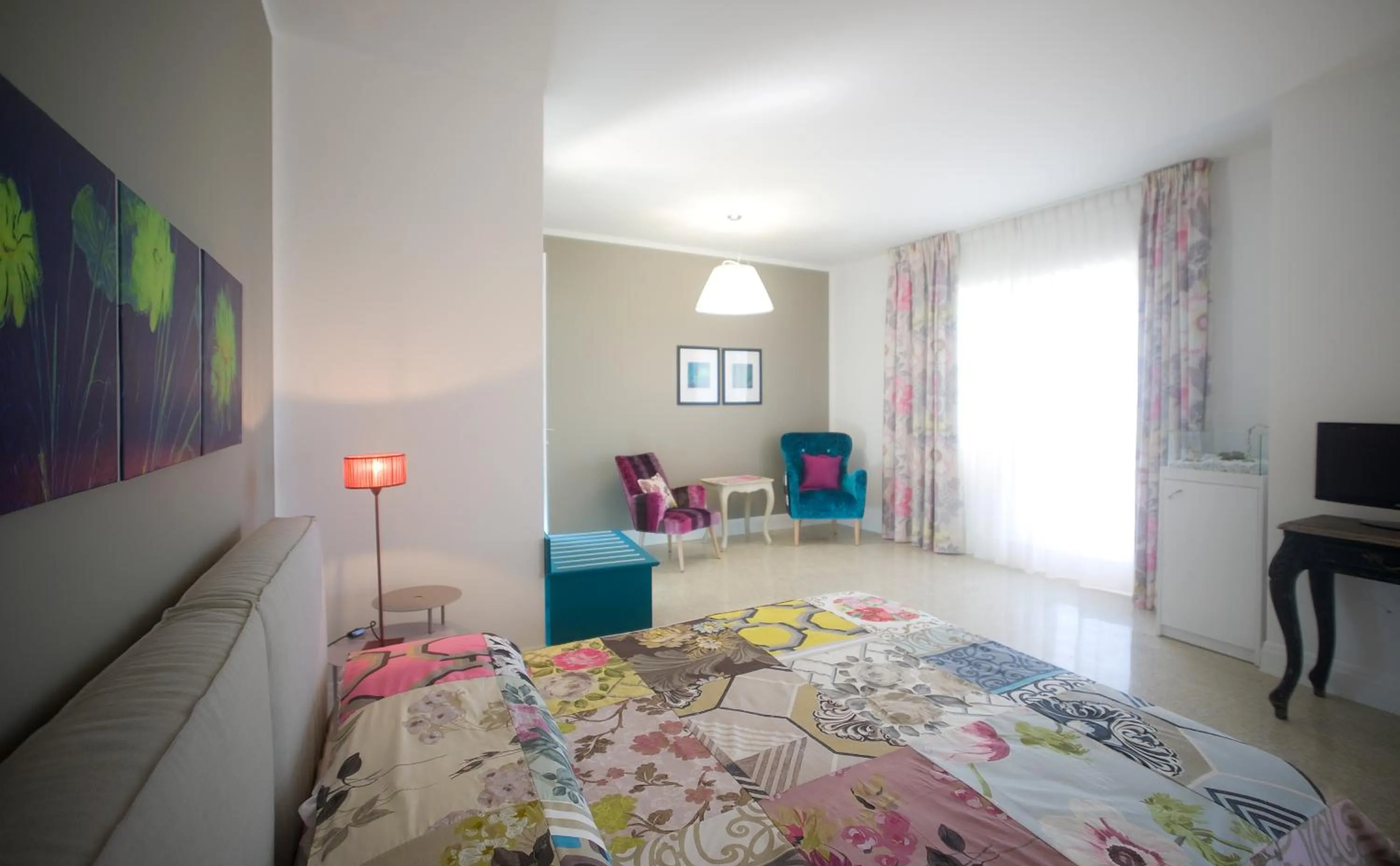 Photo of the whole room, Bed in Borgo La Pietraia