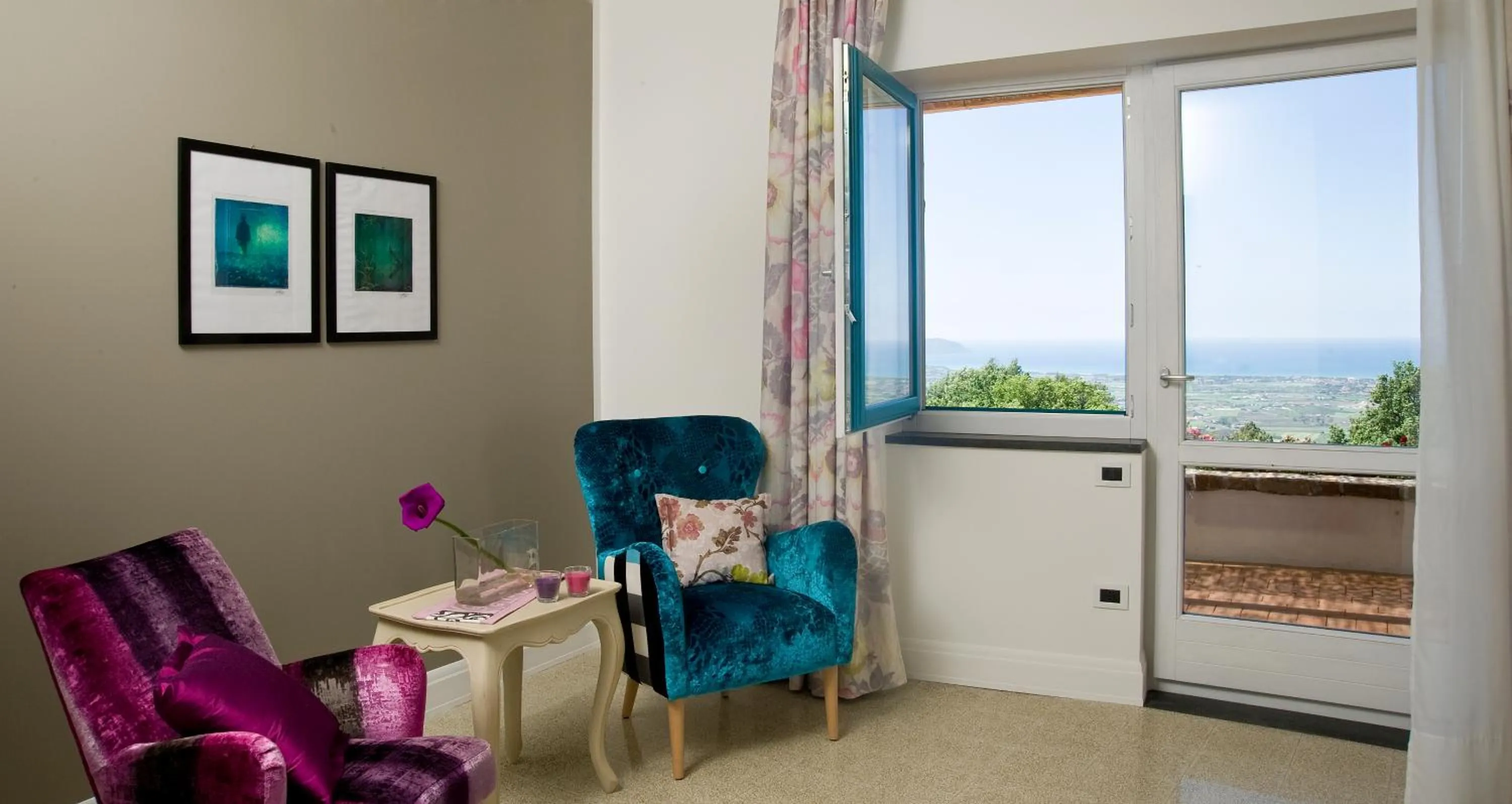 Decorative detail in Borgo La Pietraia