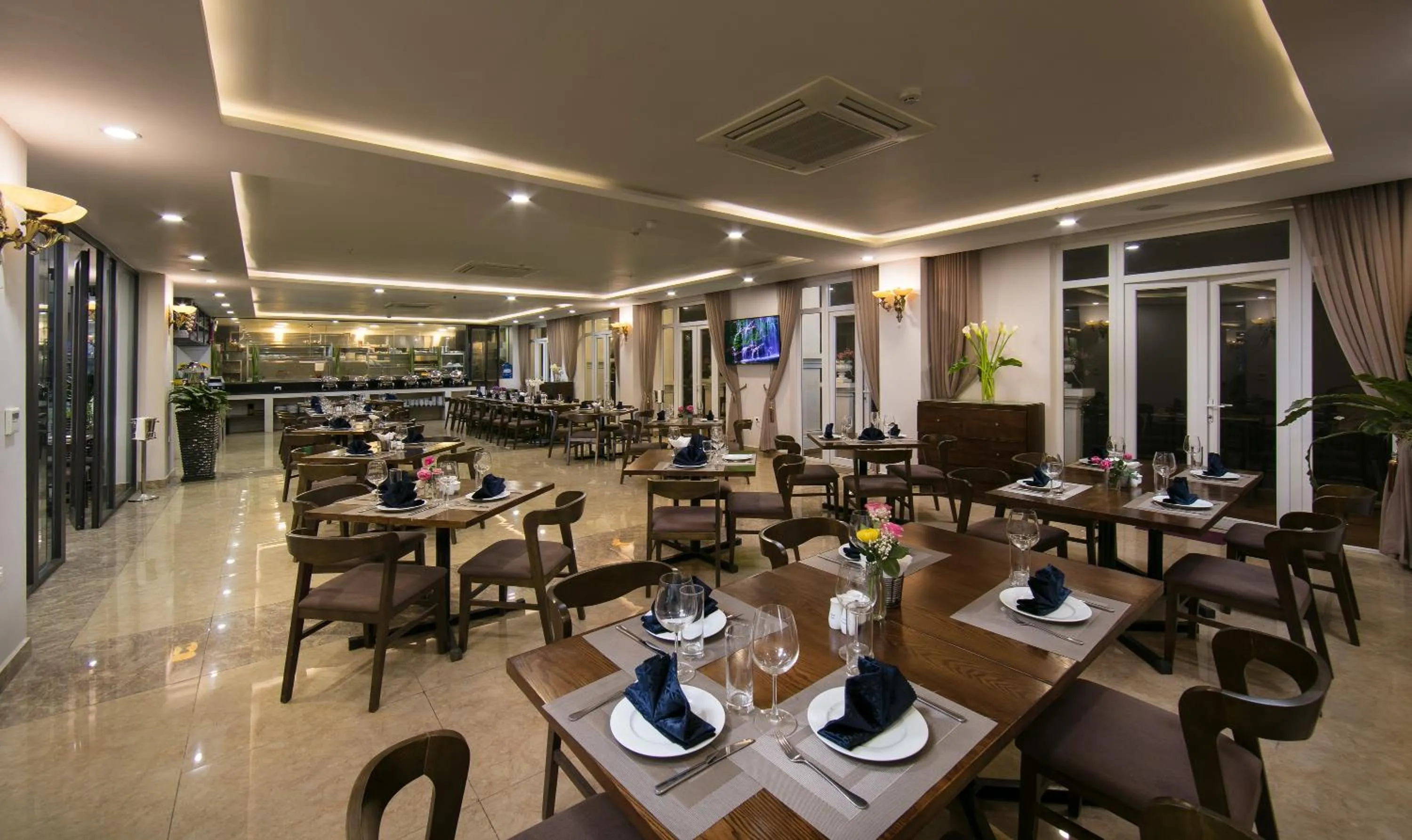 Restaurant/places to eat in Azure Sapa Hotel