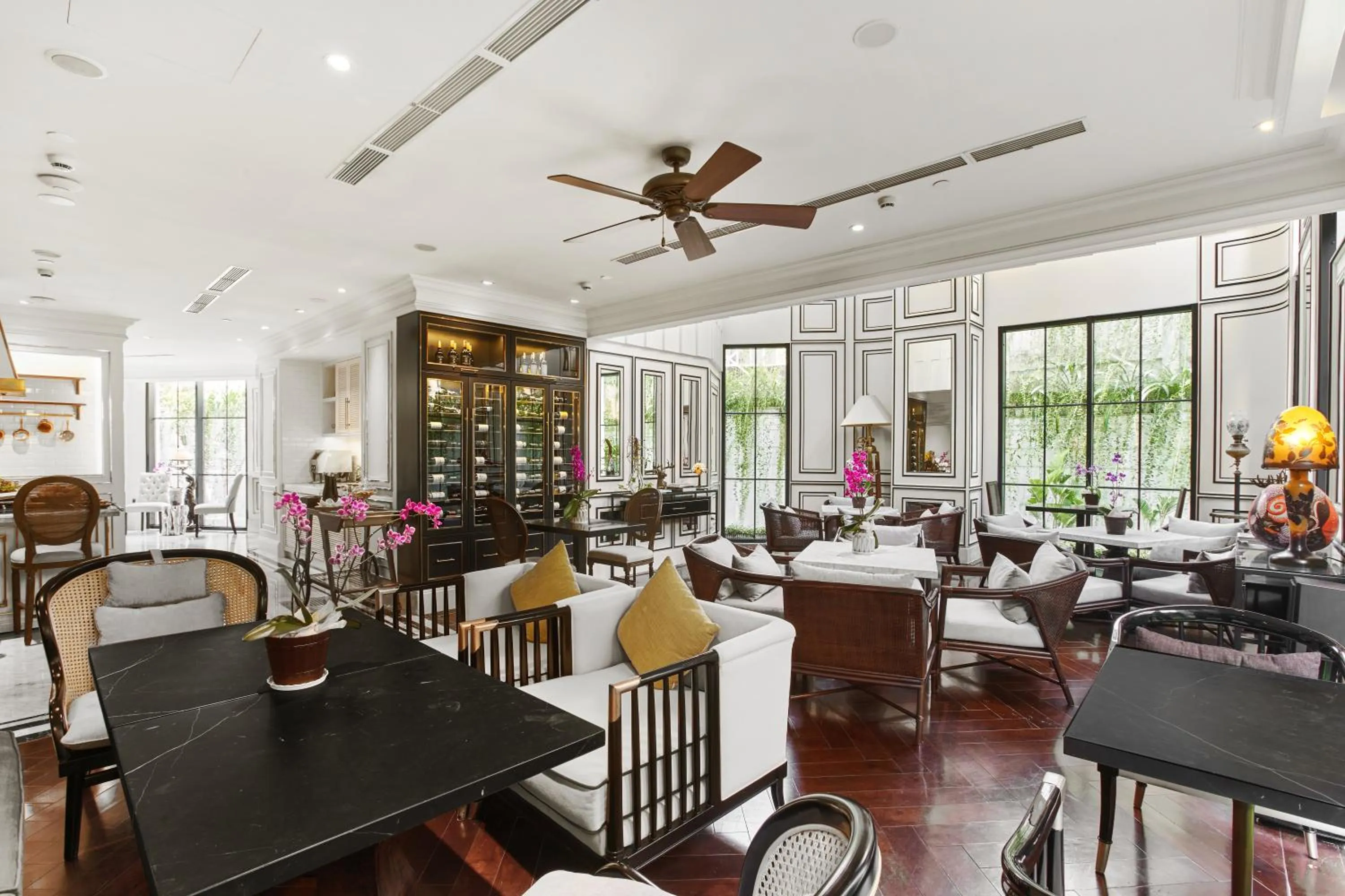 Restaurant/places to eat in Bach Suites Saigon, a Member of Design Hotels
