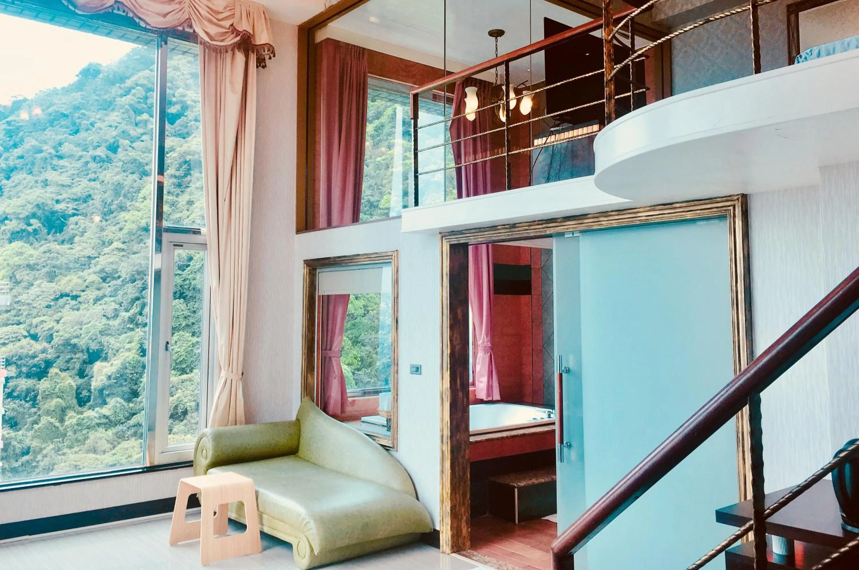 Living room in Hi-Star View Hotel
