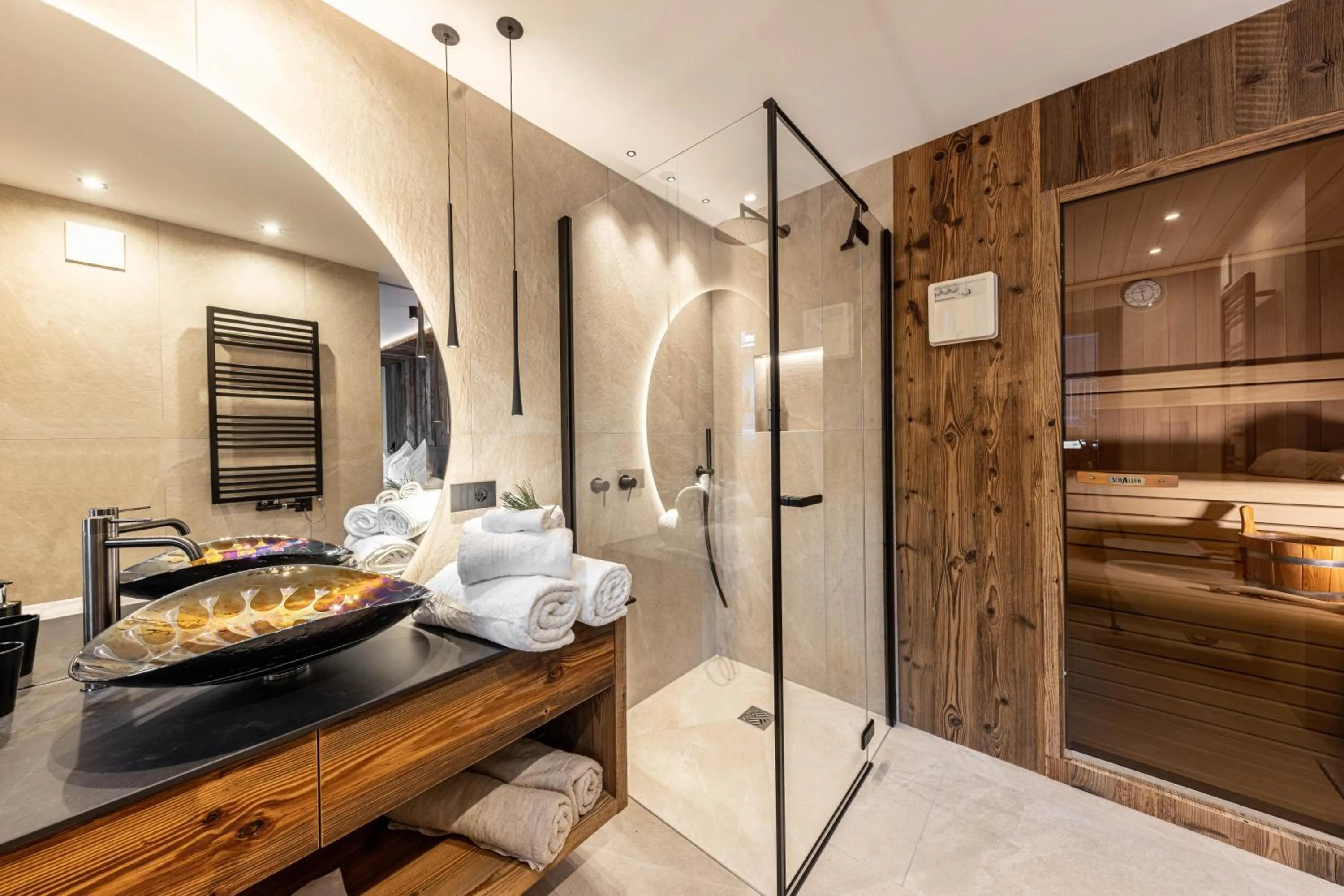 Shower, Bed in Enjoy Dolomites - Chalet
