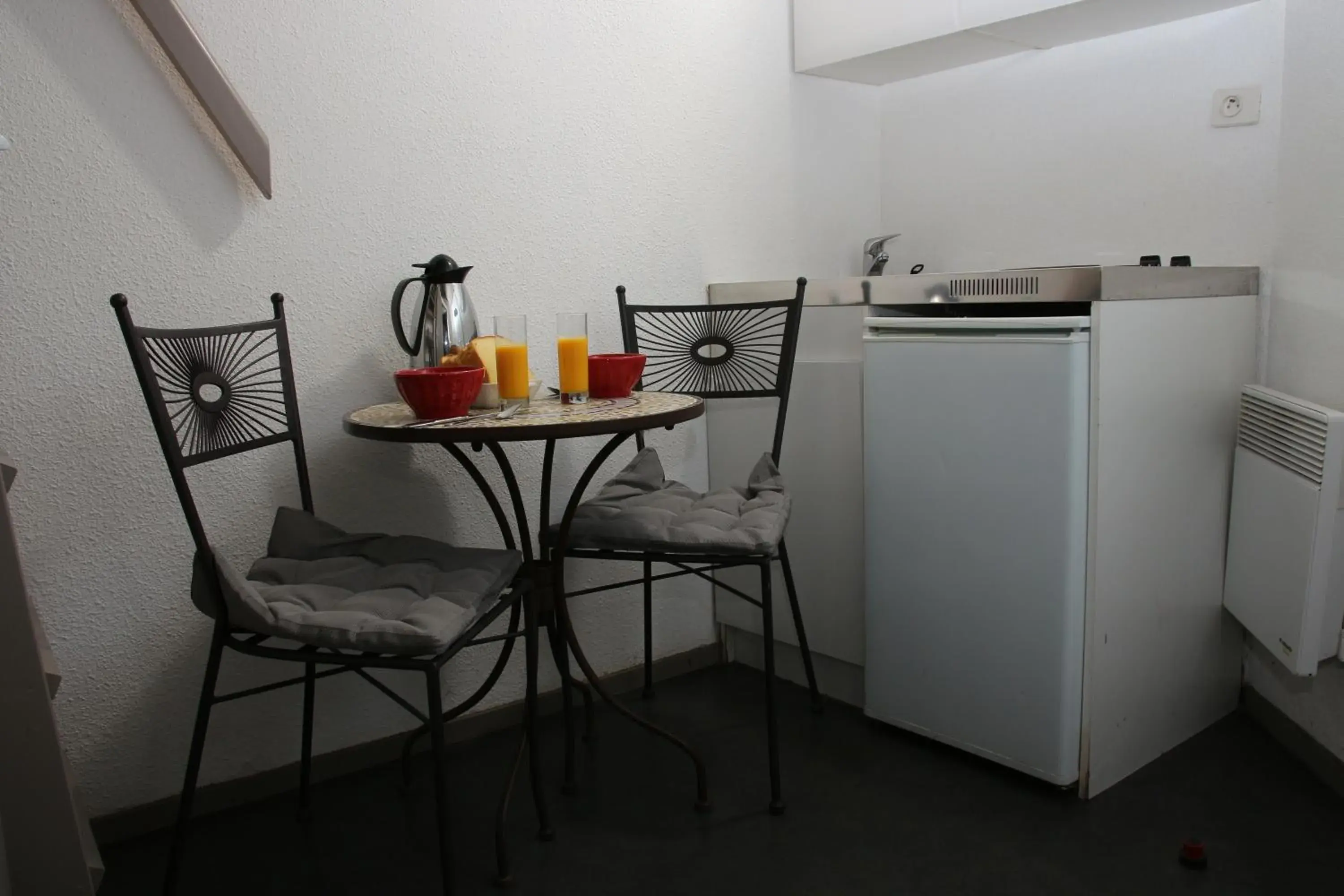 Twin Room in Motel du Val André Twin Room in Motel du Val André